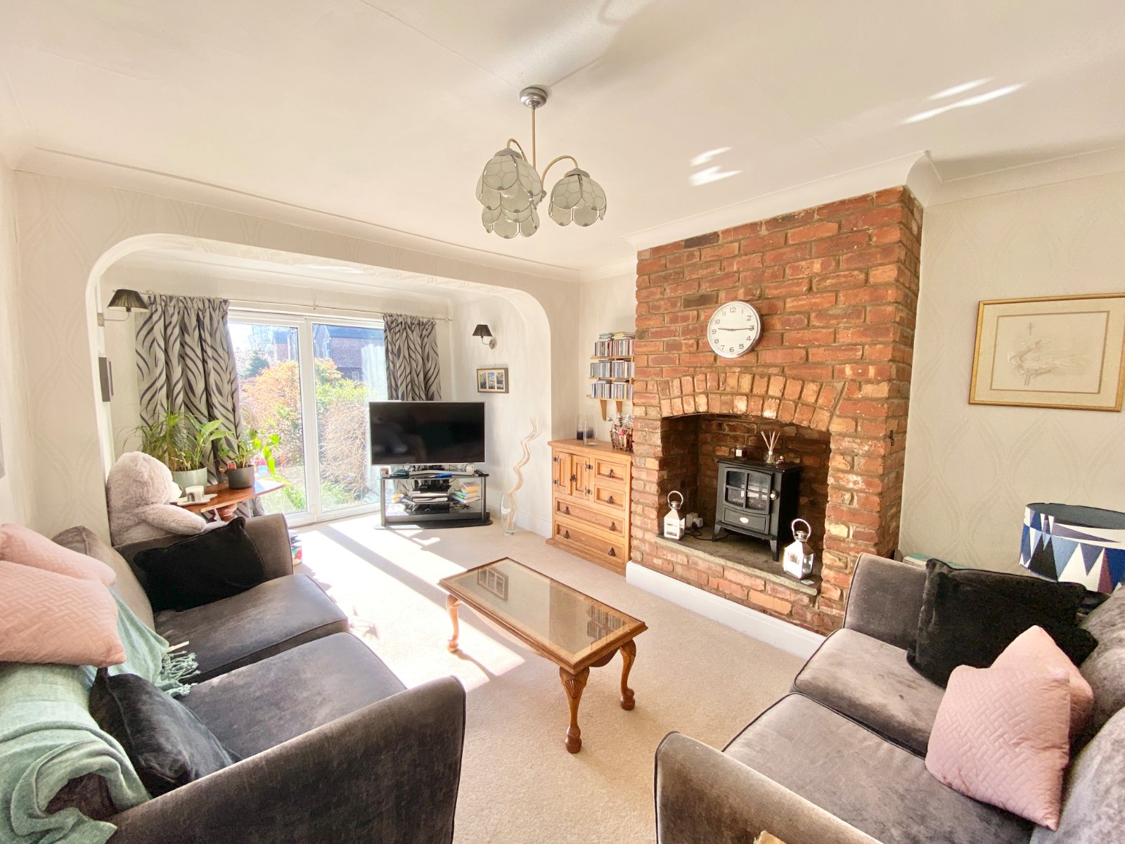 3 bedroom Semi-Detached House For Sale