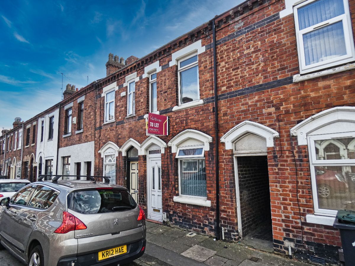3 bedroom Terraced House To Let