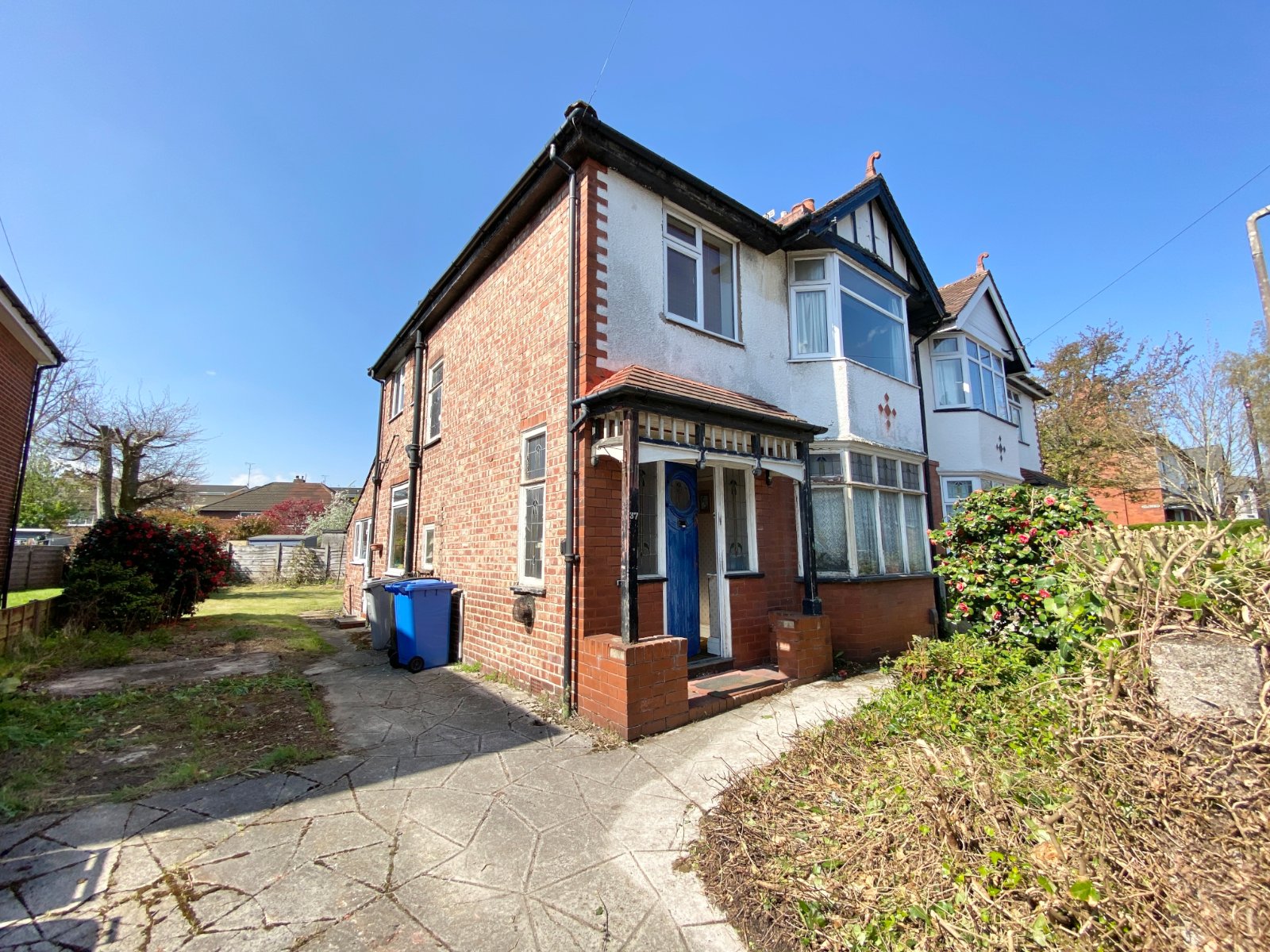3 bedroom Semi-Detached House SSTC