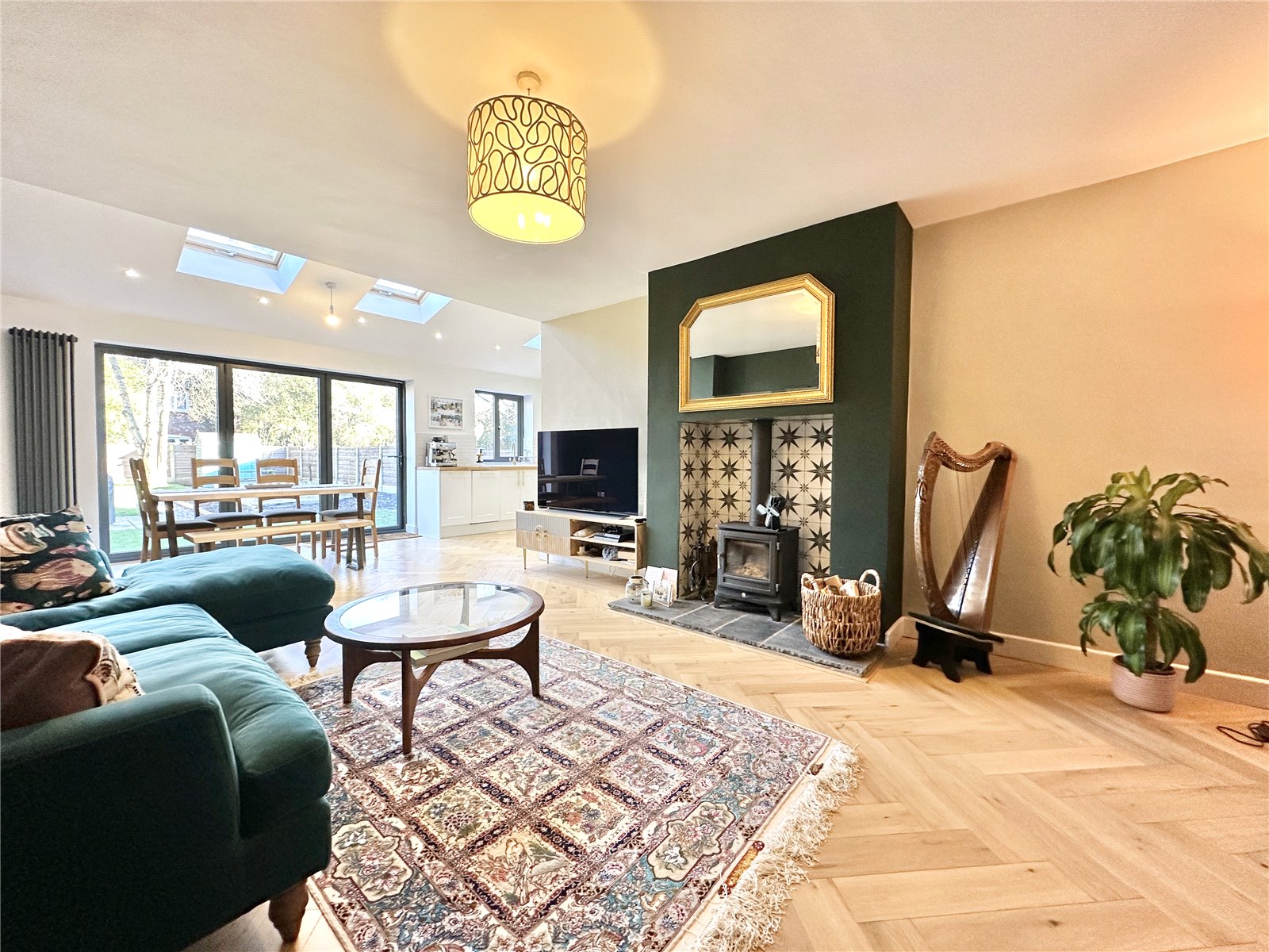 3 bedroom Semi-detached house SSTC