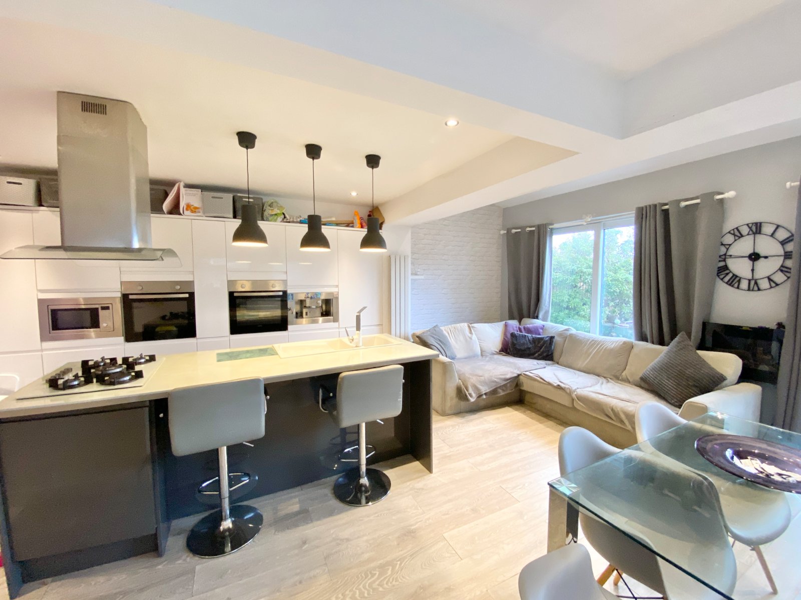 3 bedroom Semi-Detached House SSTC