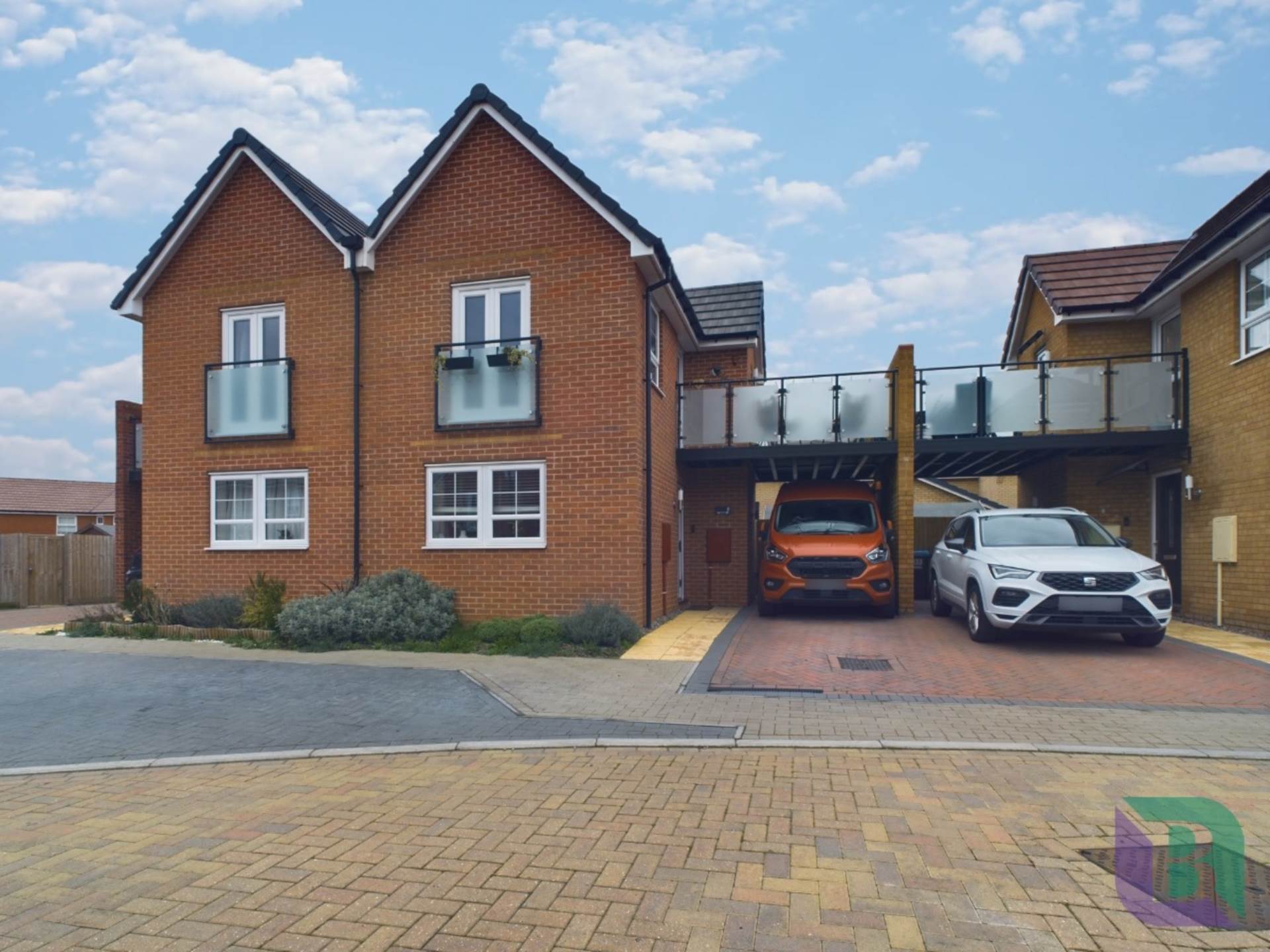 1 bedroom Semi-detached house Sold