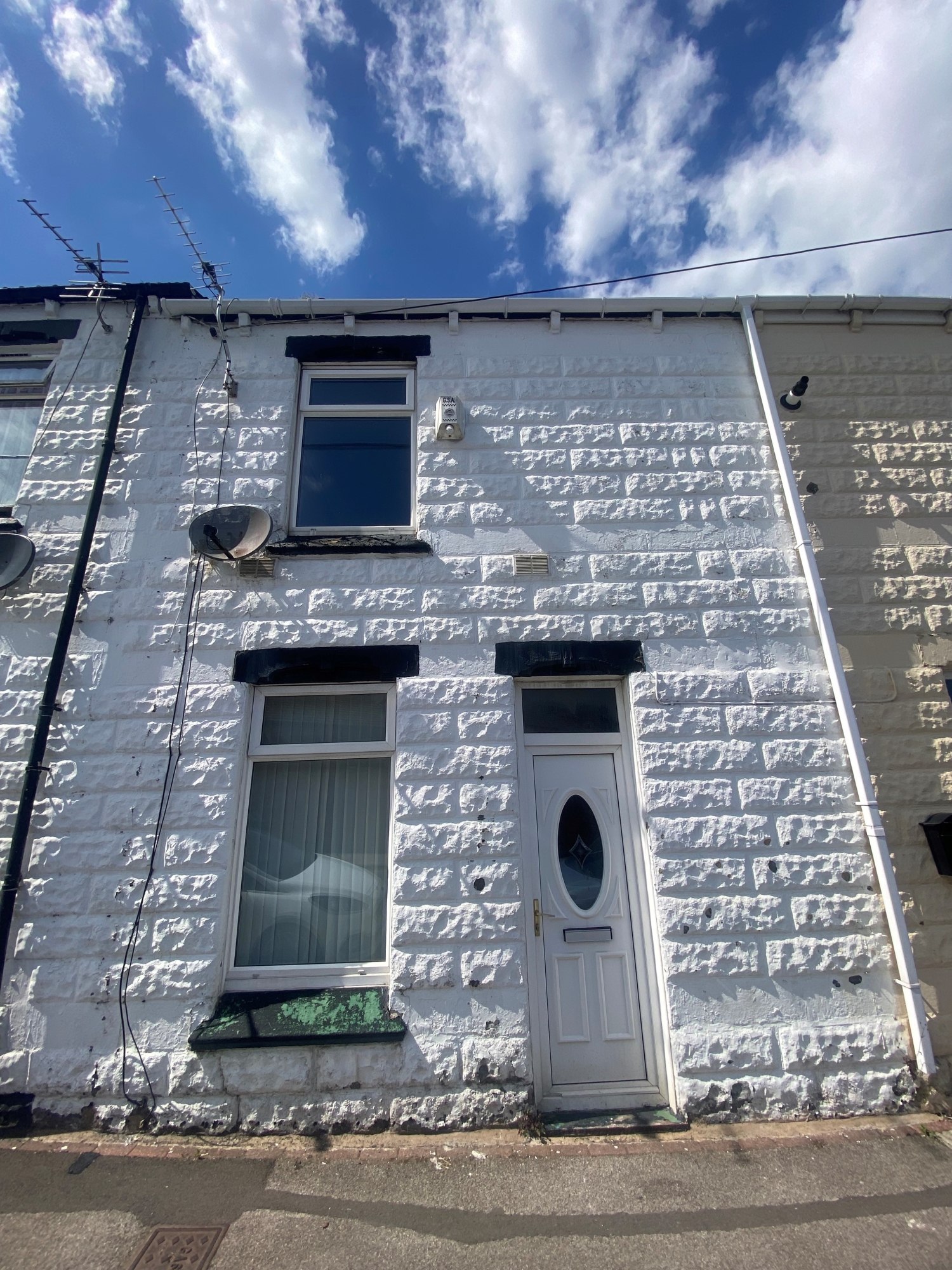 2 bedroom Terraced To Let