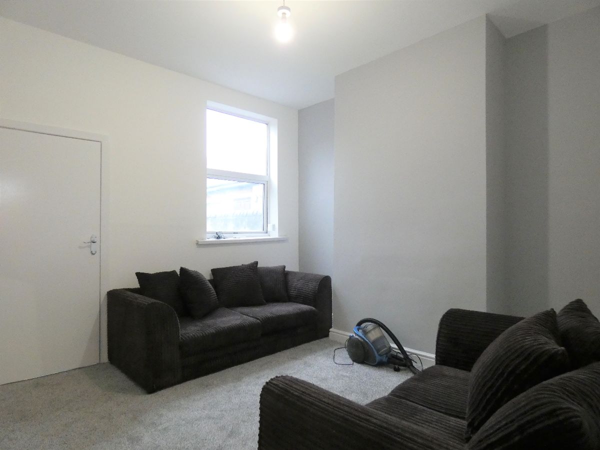 3 bedroom Terraced House To Let