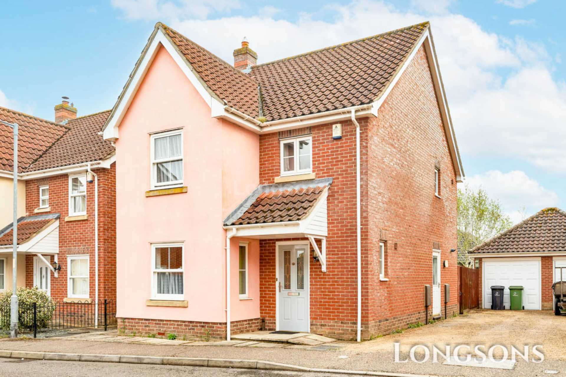 3 bedroom Detached For Sale