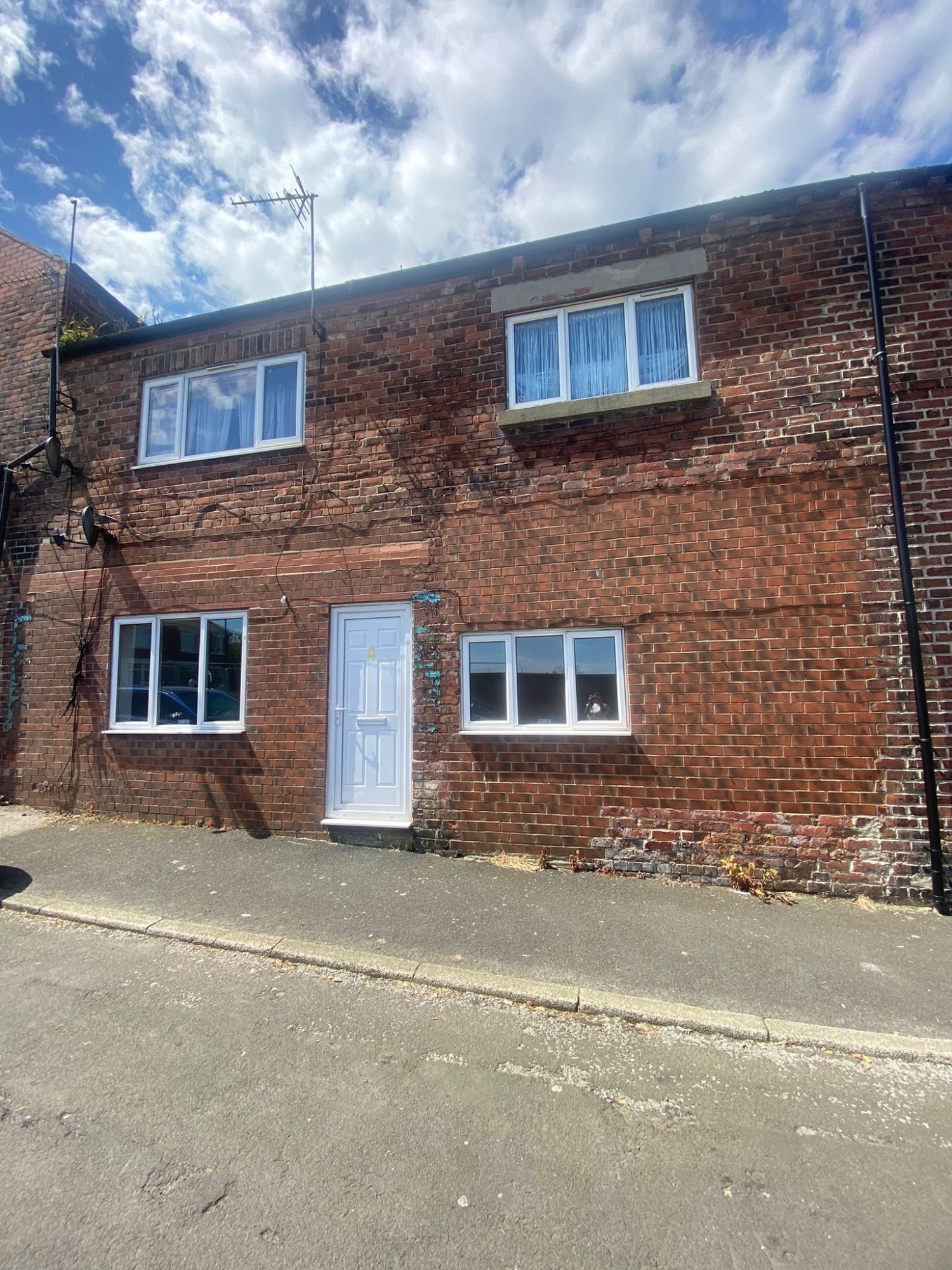 2 bedroom Apartment To Let