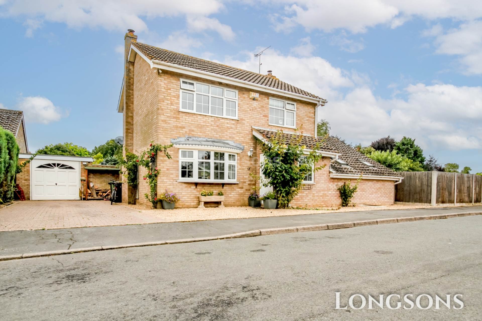 3 bedroom Detached For Sale