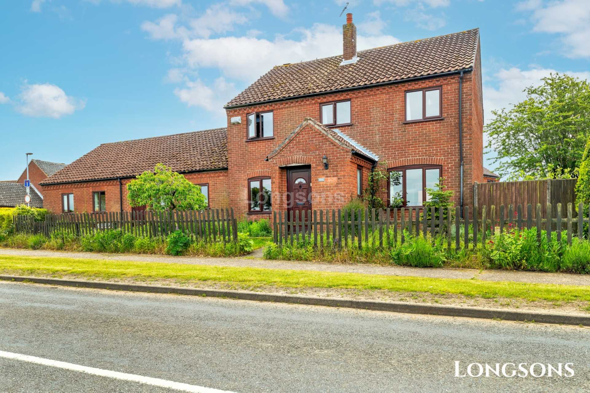 5 bedroom Detached For Sale