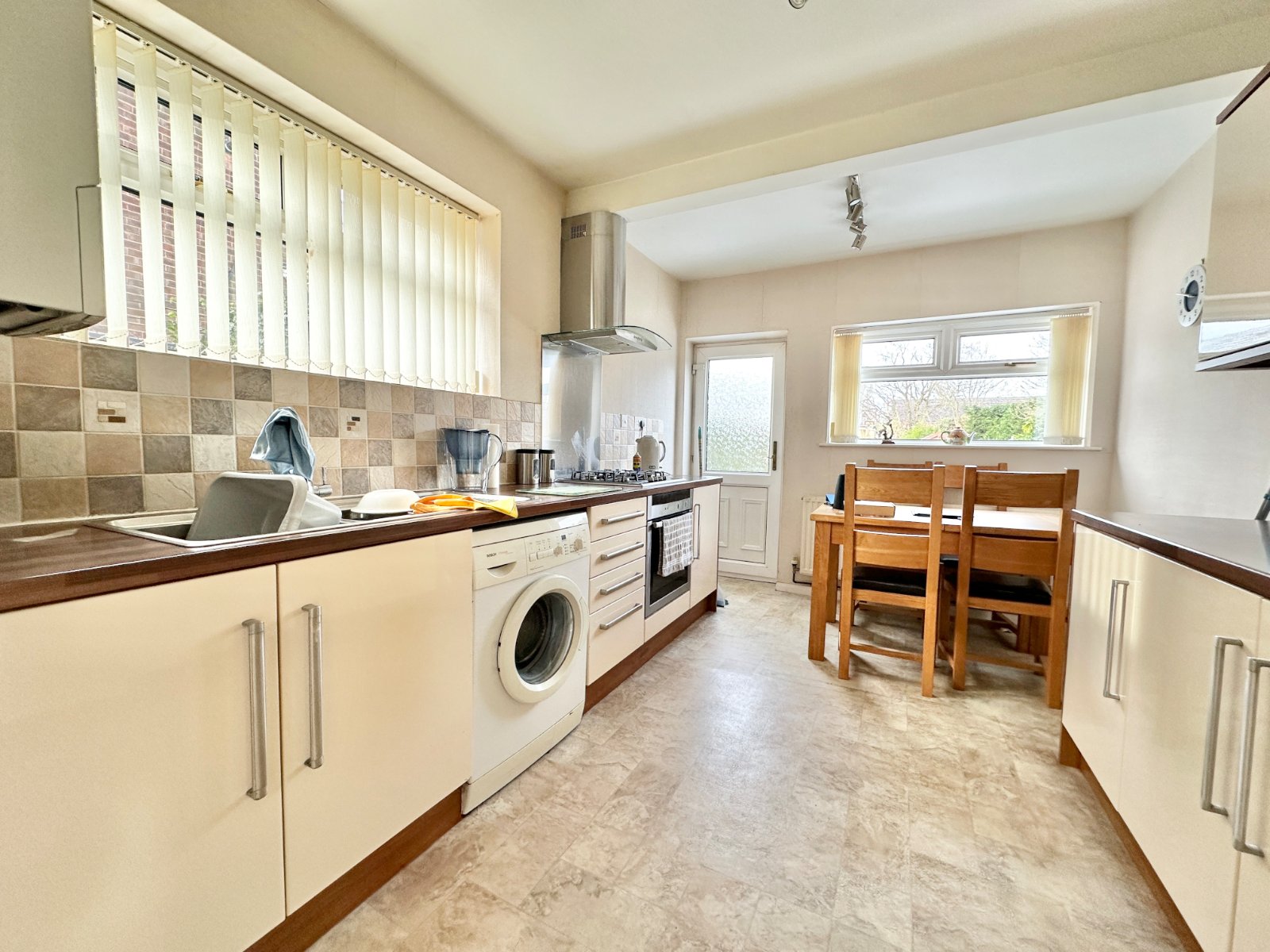 3 bedroom End of terrace house SSTC