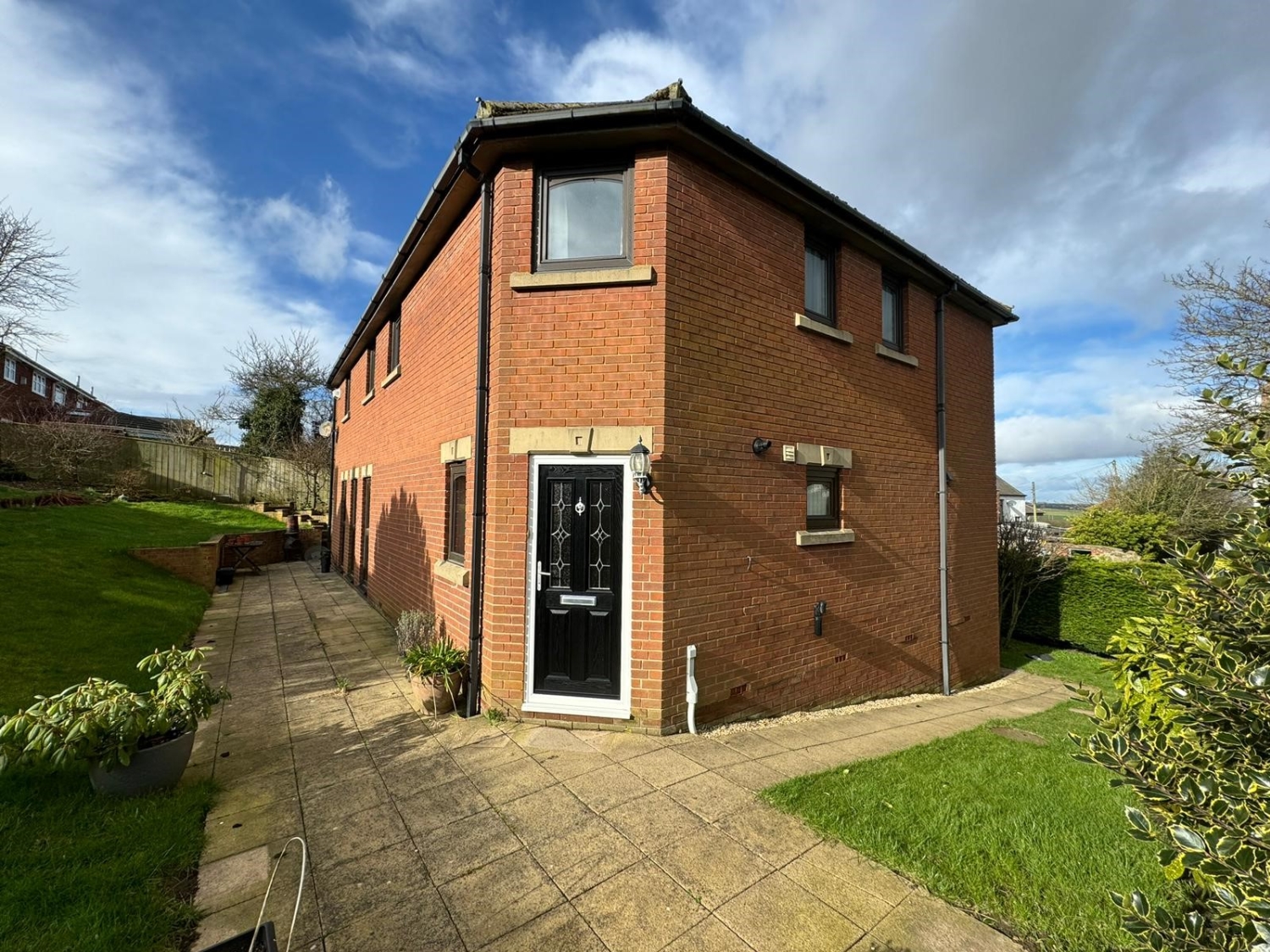 4 bedroom Detached Under Offer