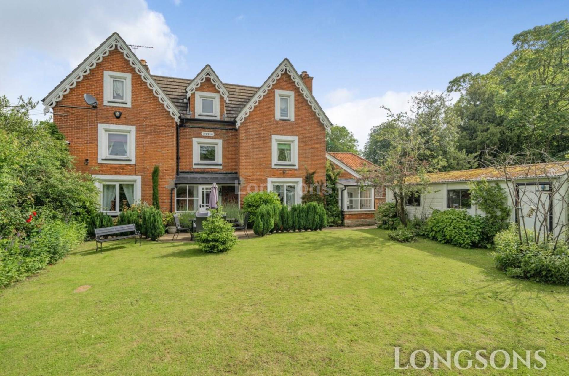5 bedroom Detached For Sale