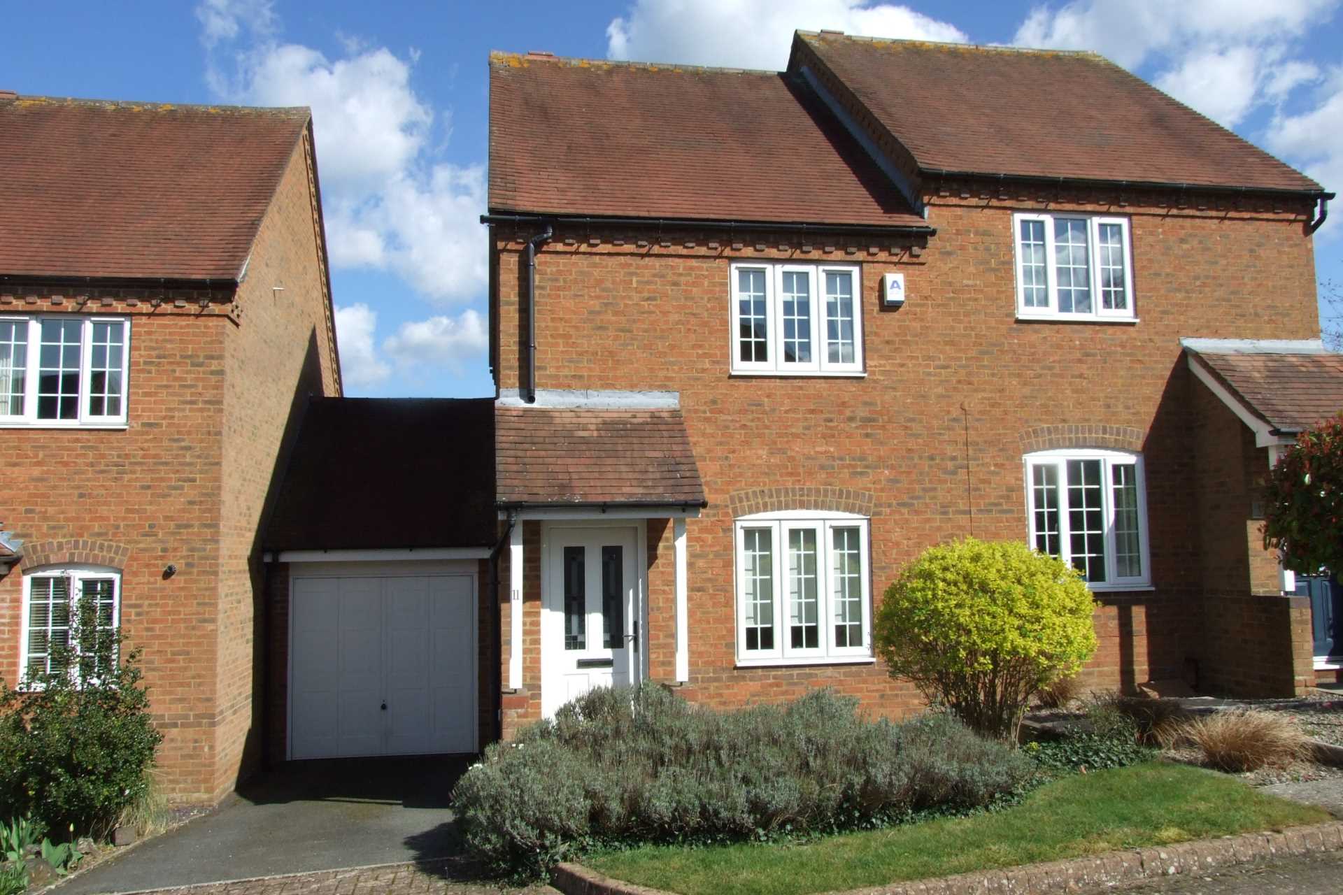 2 bedroom Semi-detached house Let