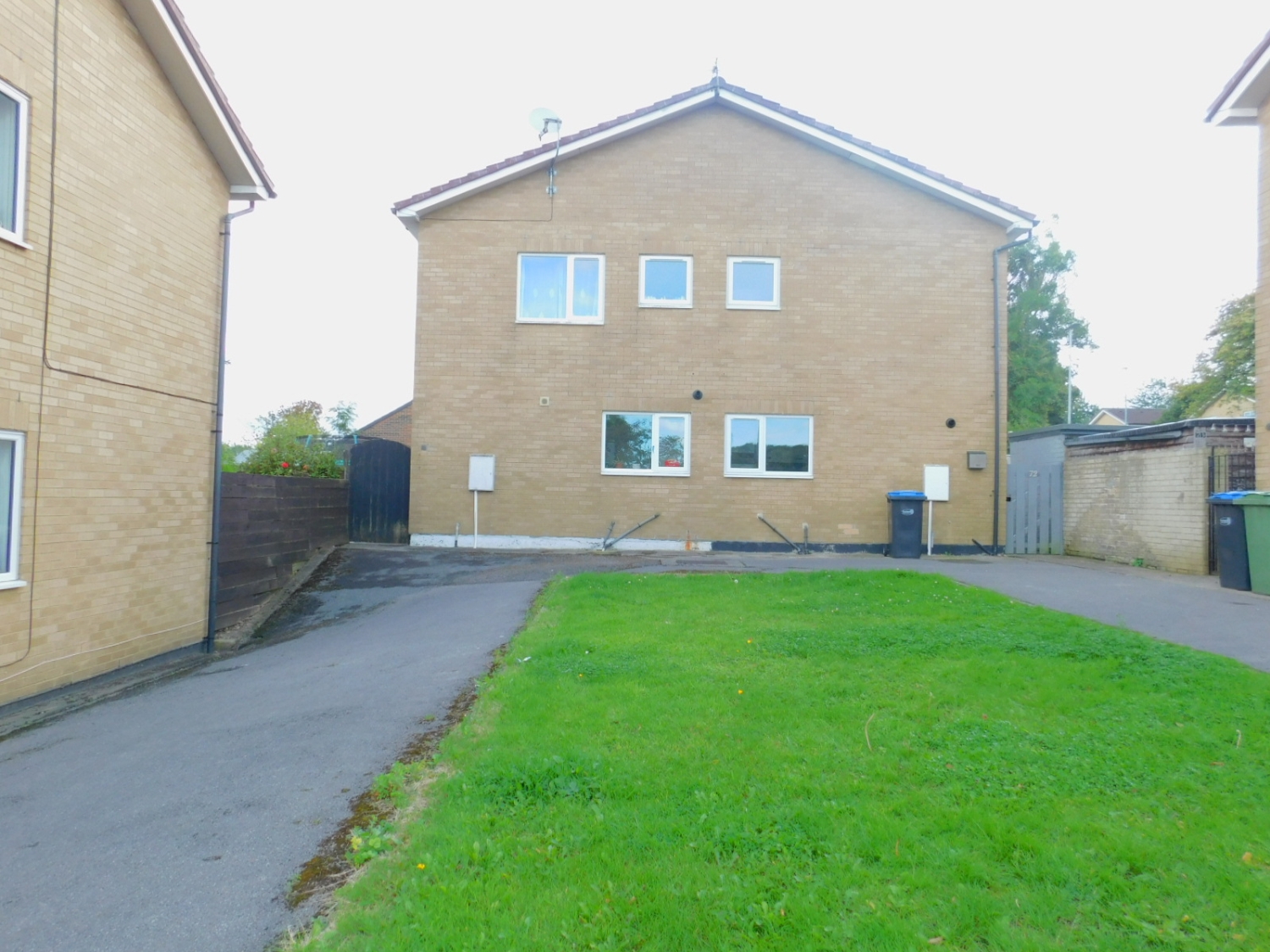 3 bedroom Semi-Detached Under Offer