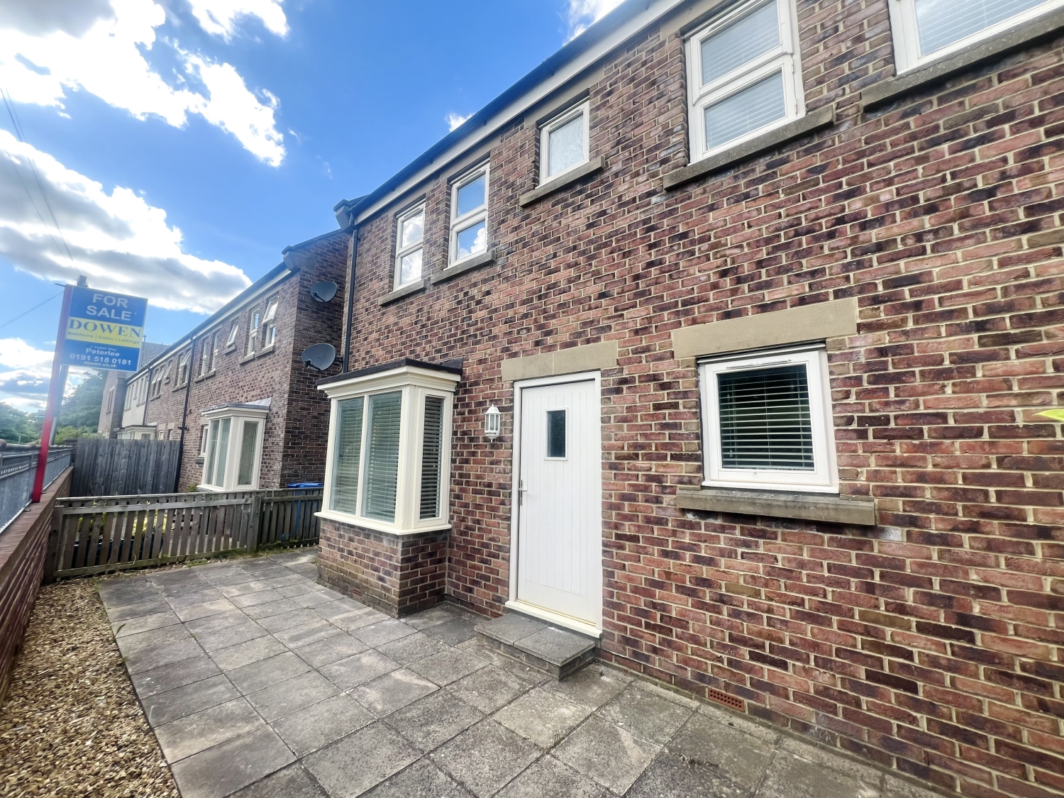 3 bedroom Semi-Detached For Sale