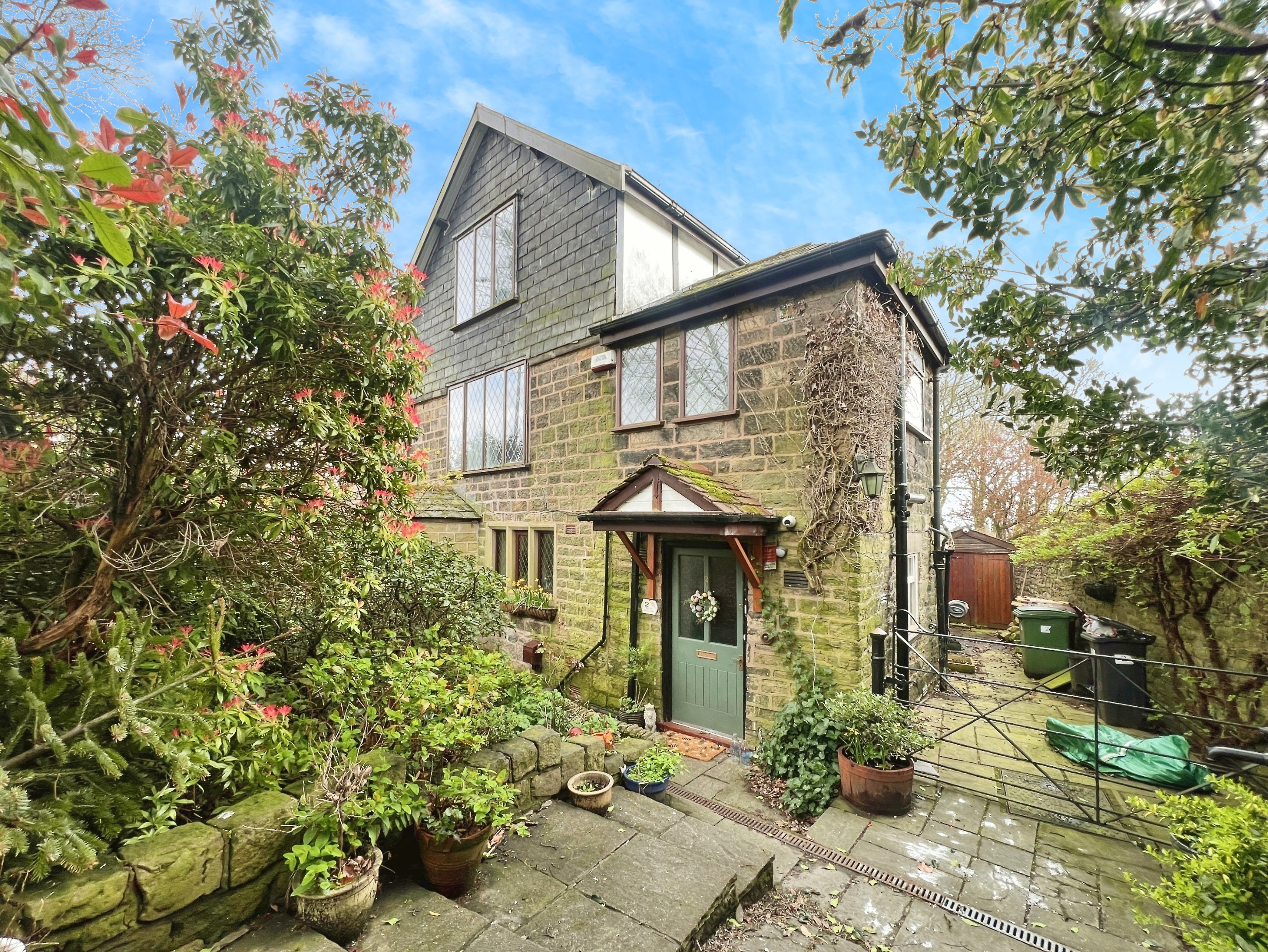 3 bedroom Cottage For Sale