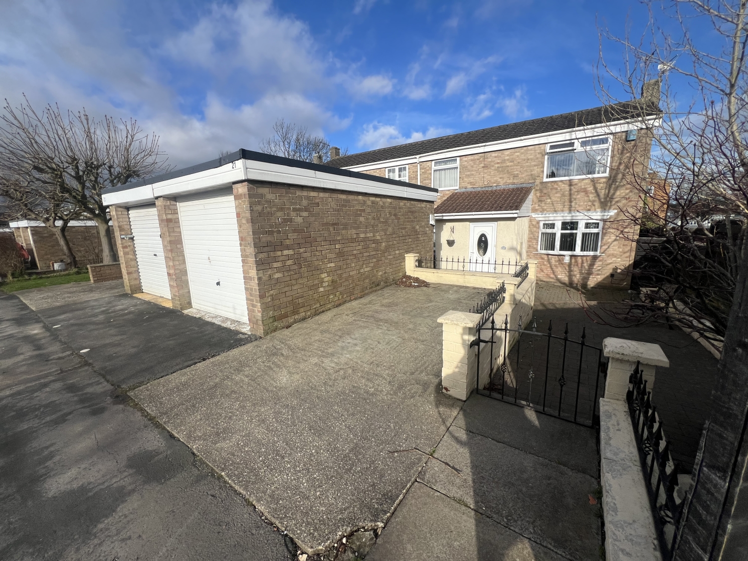 3 bedroom Semi-Detached Under Offer