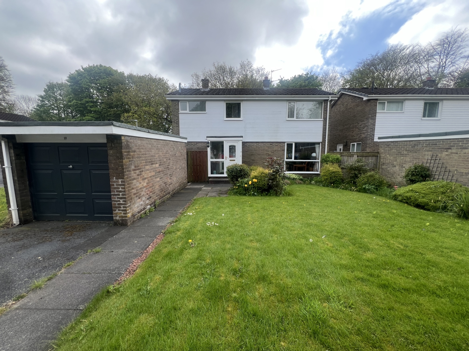 4 bedroom Detached Under Offer