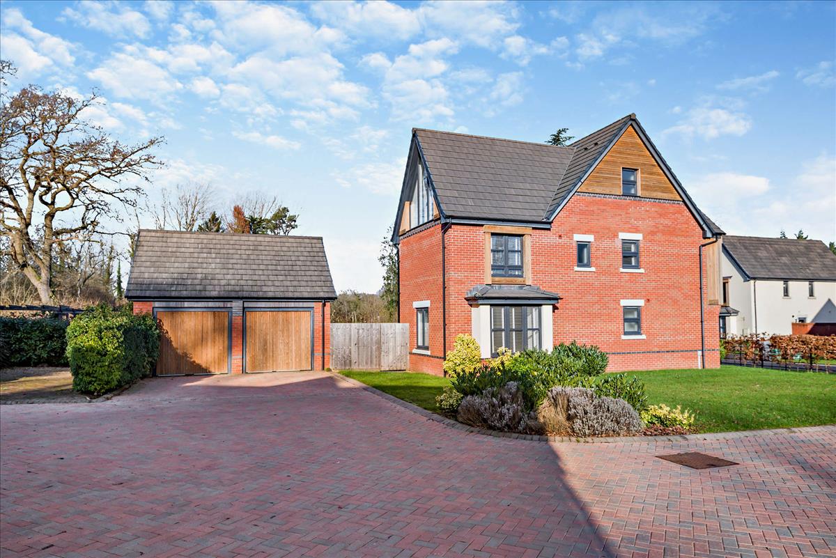 6 bedroom Detached house SSTC