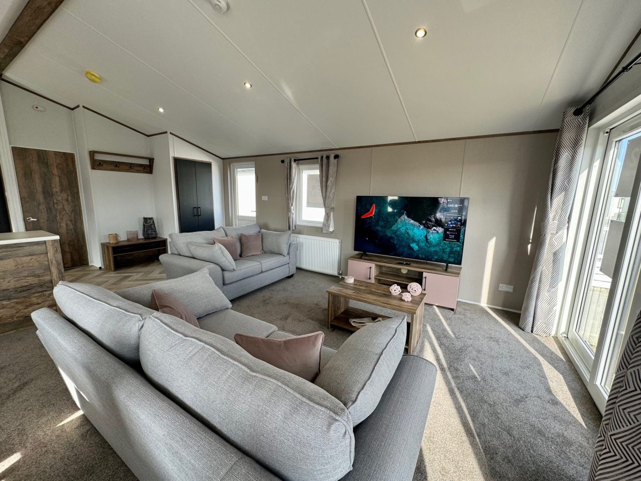2 bedroom Lodge For Sale