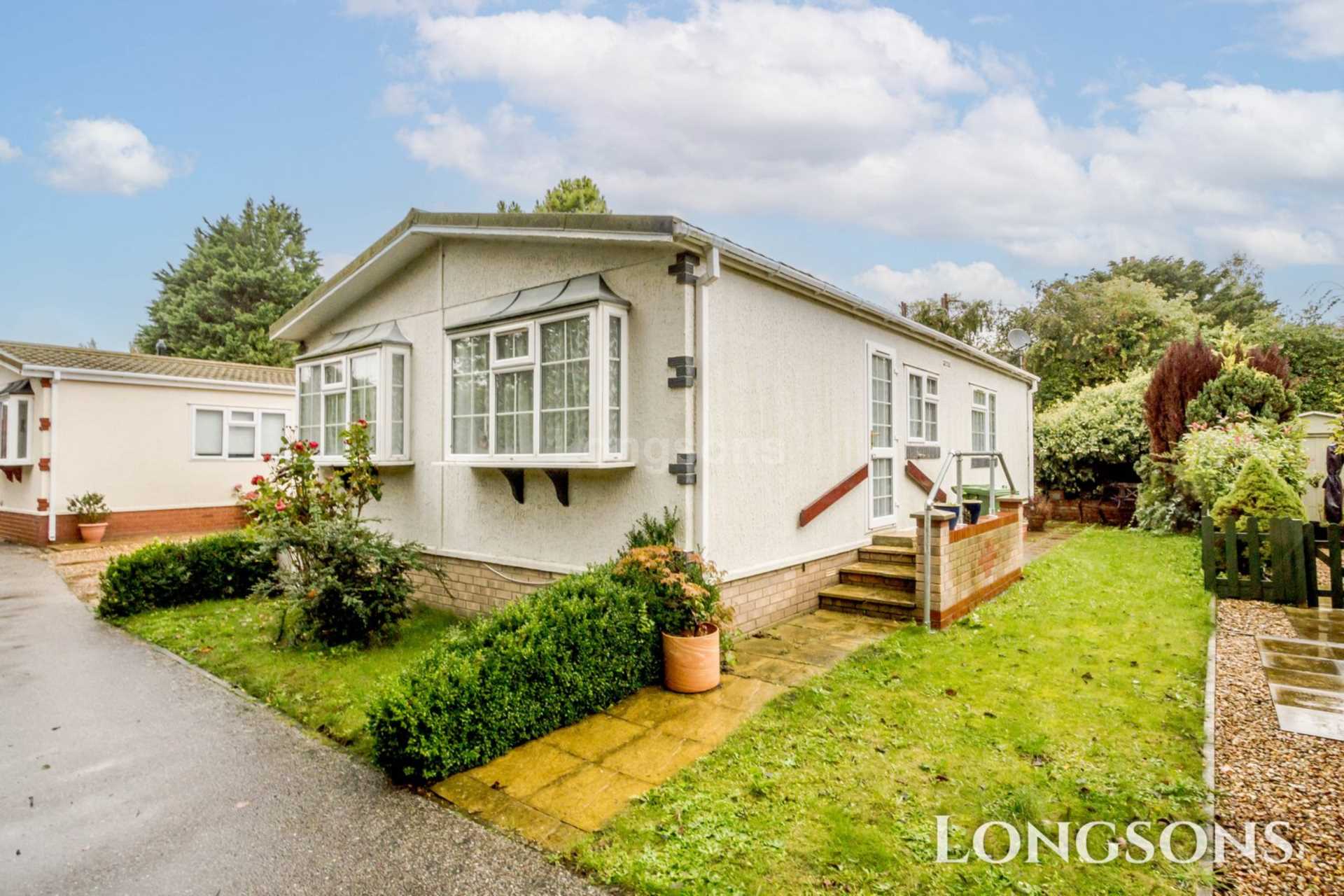 2 bedroom Park Home For Sale