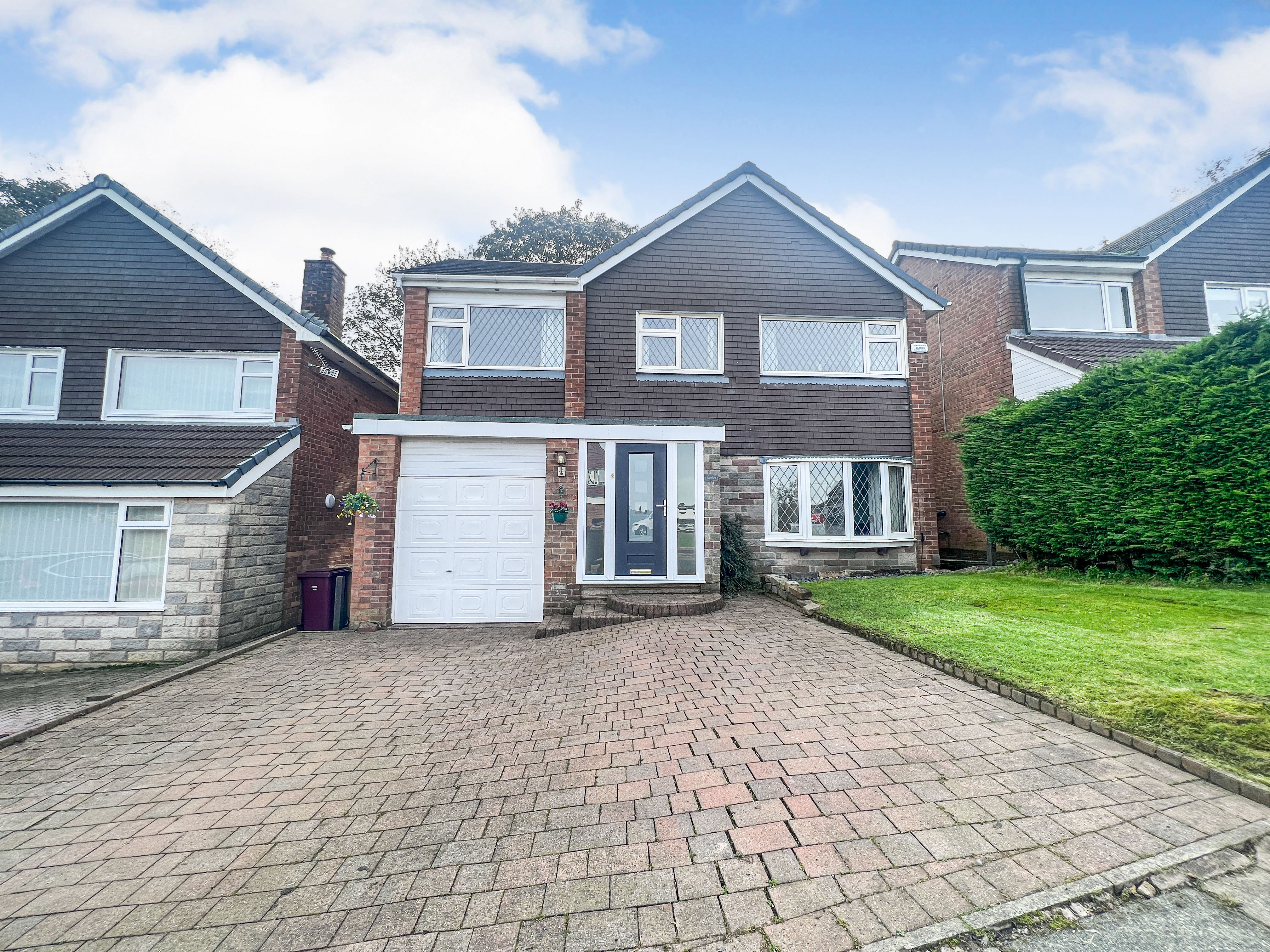 4 bedroom House For Sale