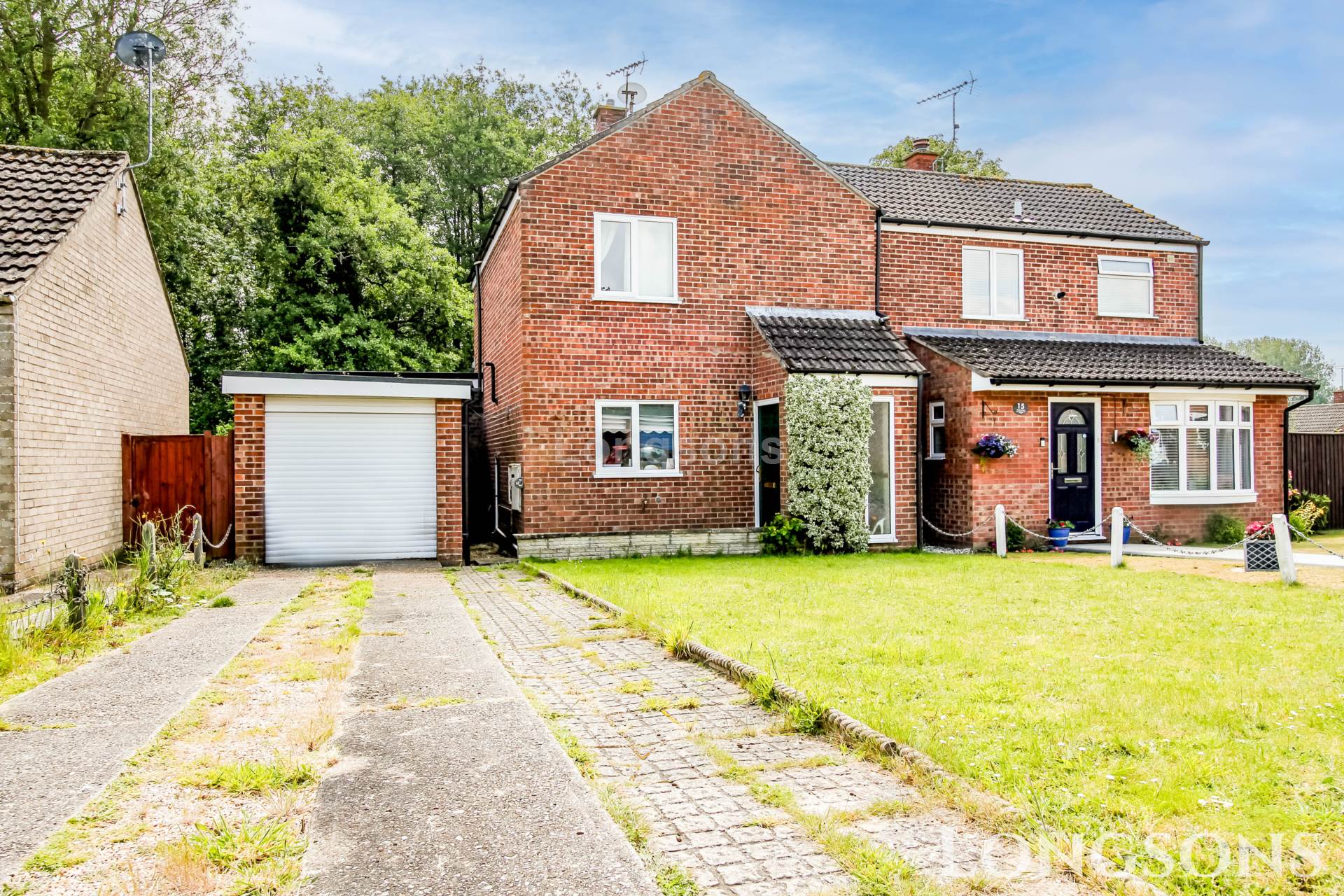 2 bedroom Semi-Detached For Sale