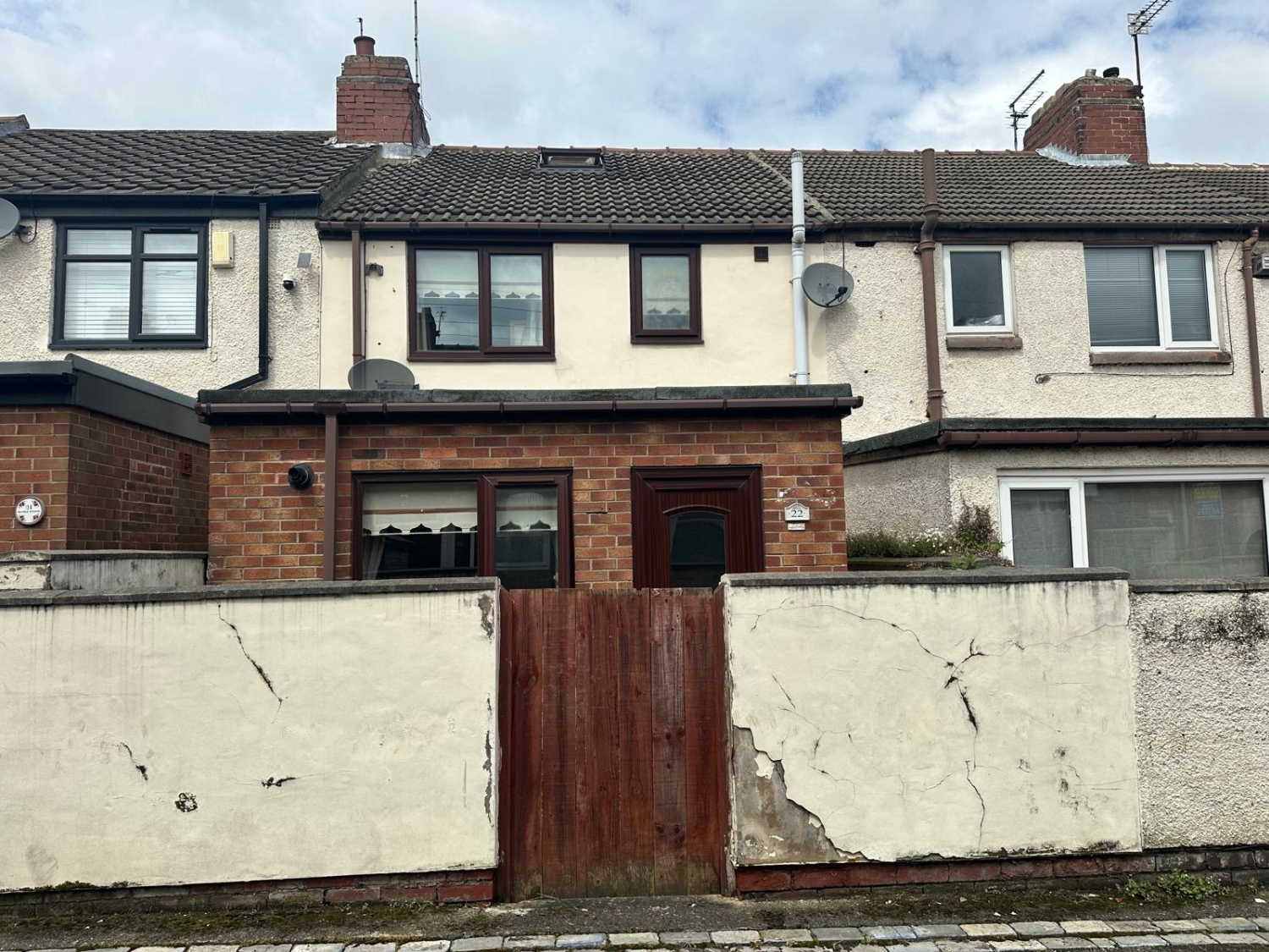 2 bedroom Terraced For Sale