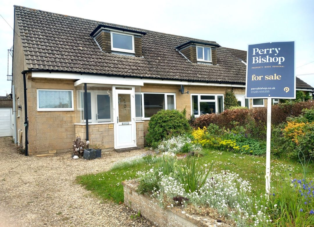 2 bedroom Semi-detached house Sold