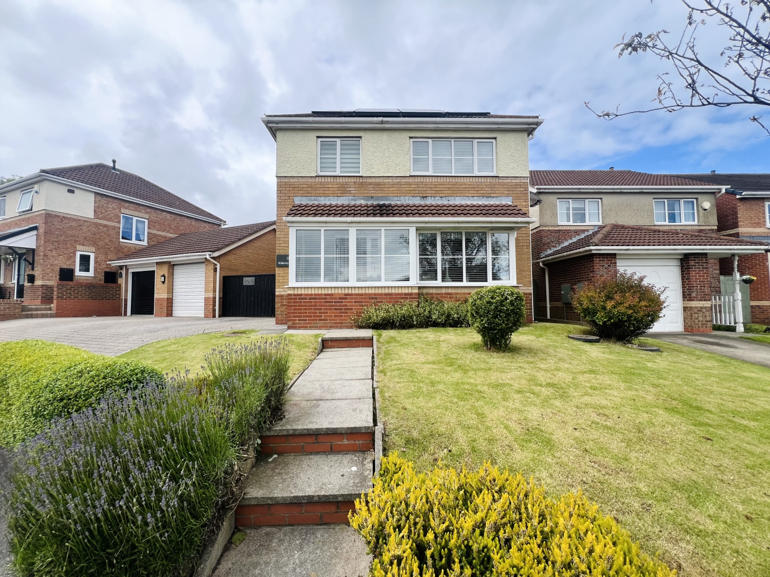 3 bedroom Detached For Sale