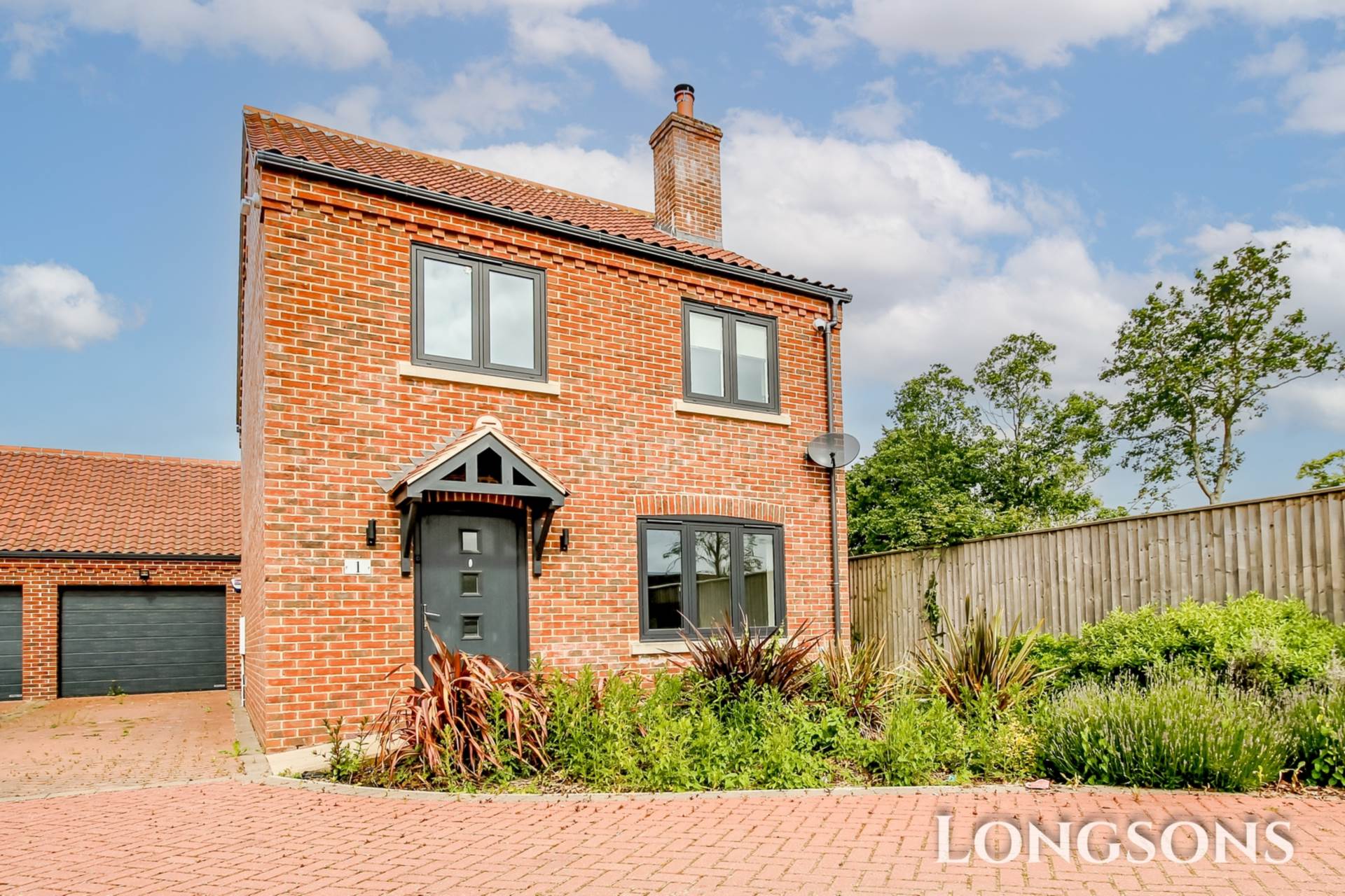 3 bedroom Detached For Sale