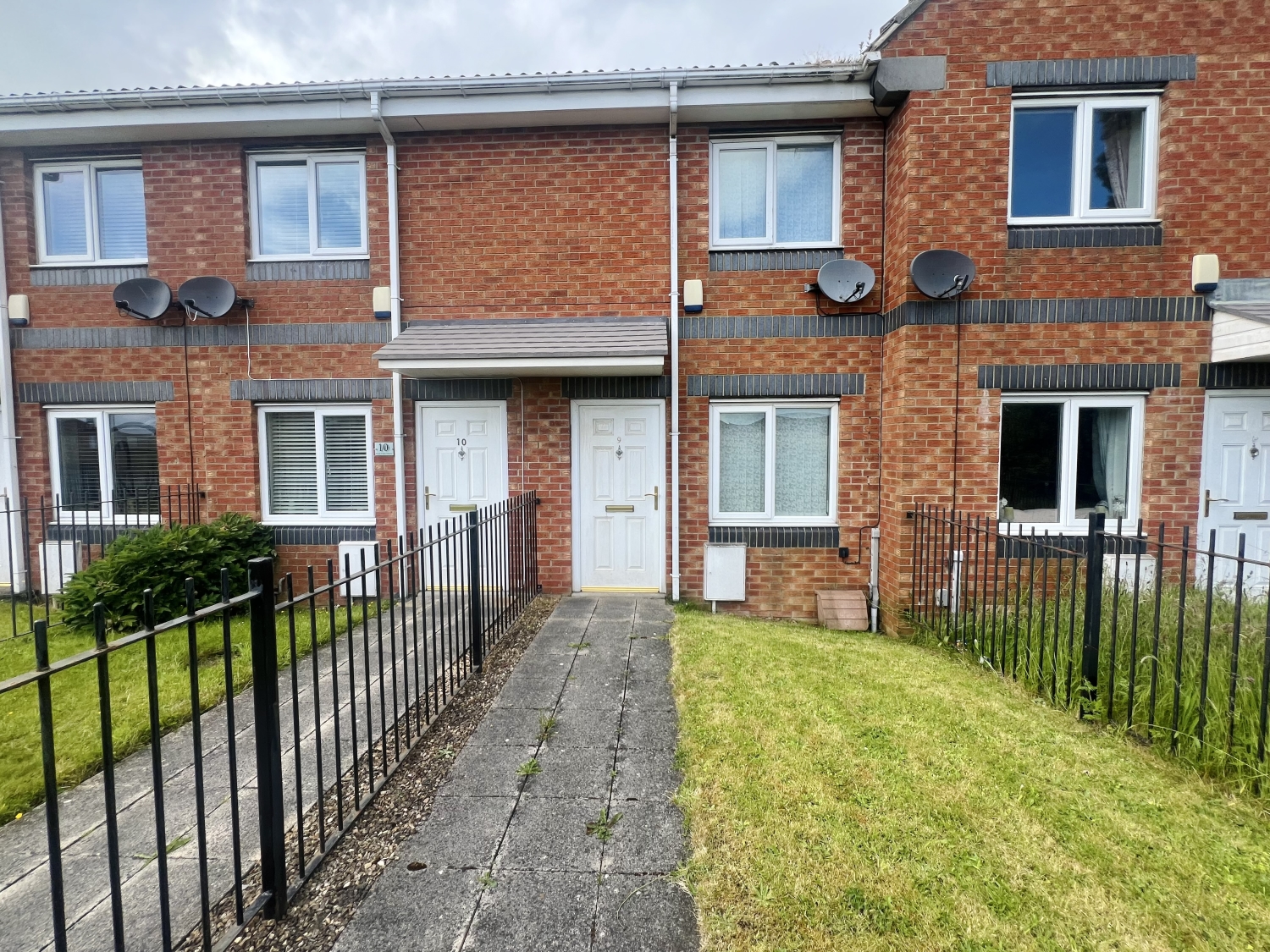 2 bedroom Terraced For Sale