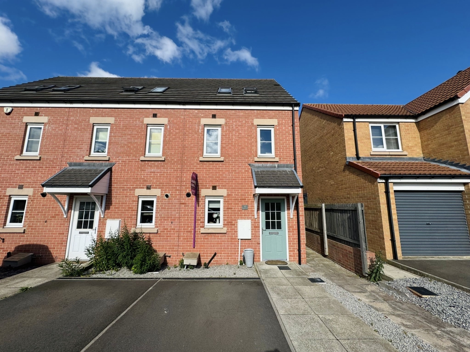 3 bedroom Semi-Detached For Sale