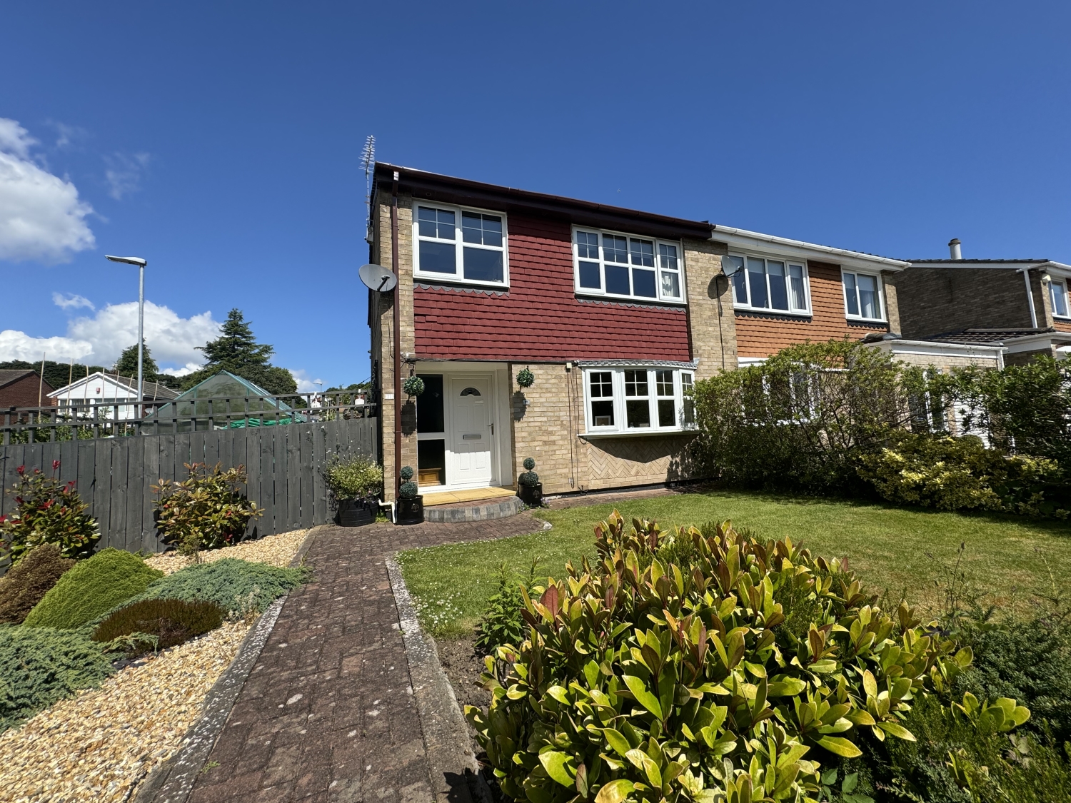 3 bedroom Semi-Detached Under Offer