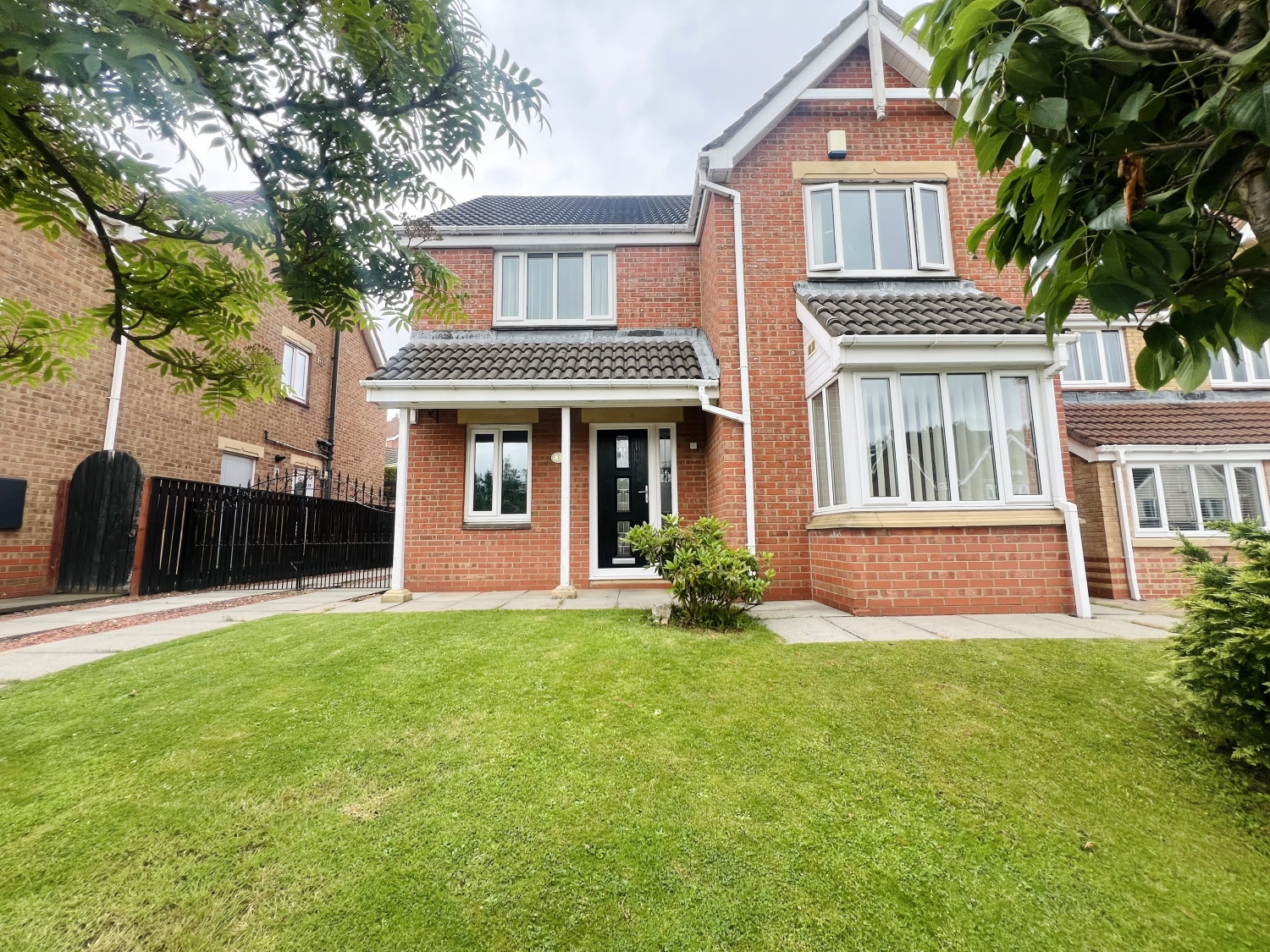 4 bedroom Detached Under Offer