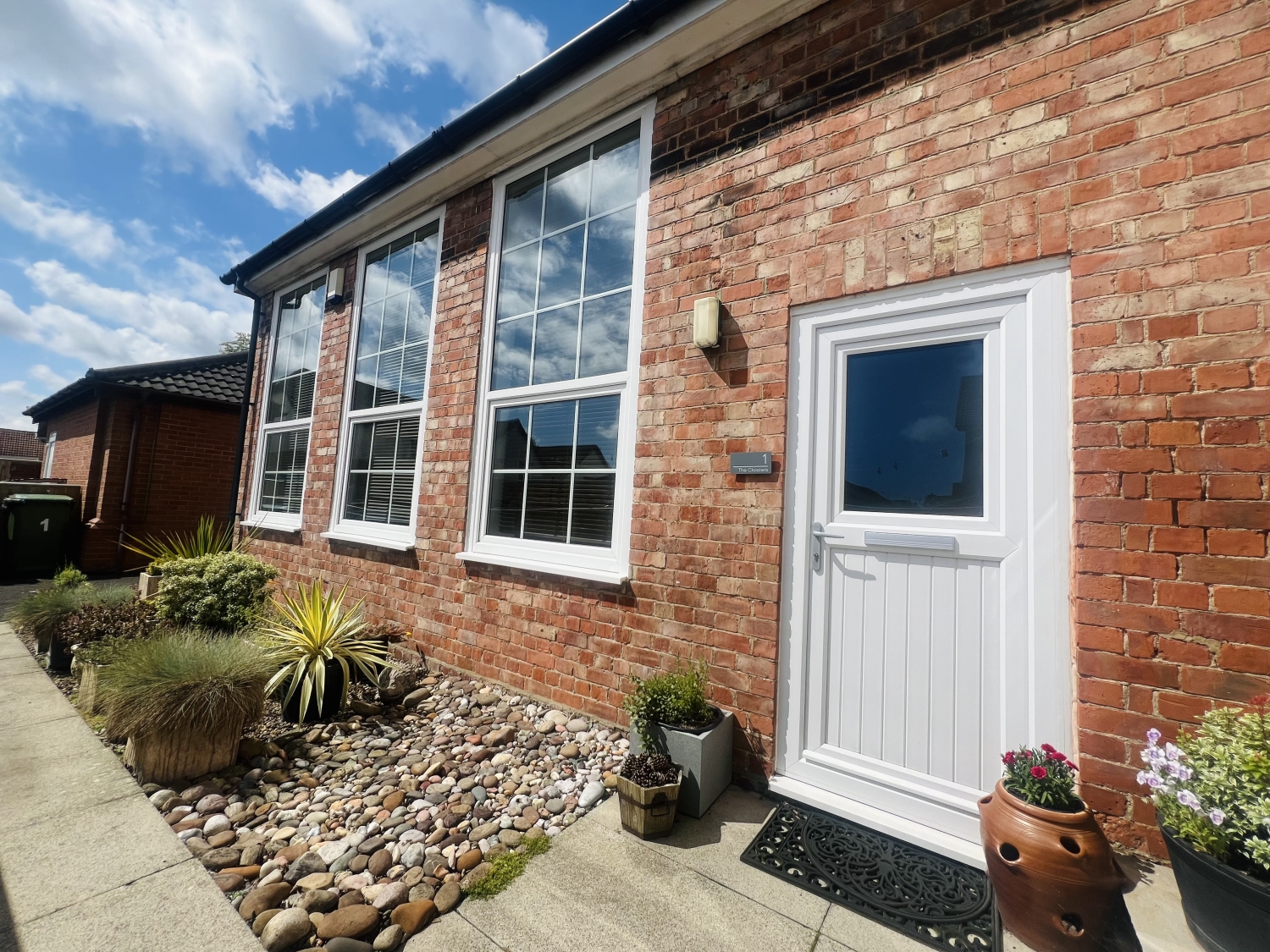 2 bedroom Terraced For Sale