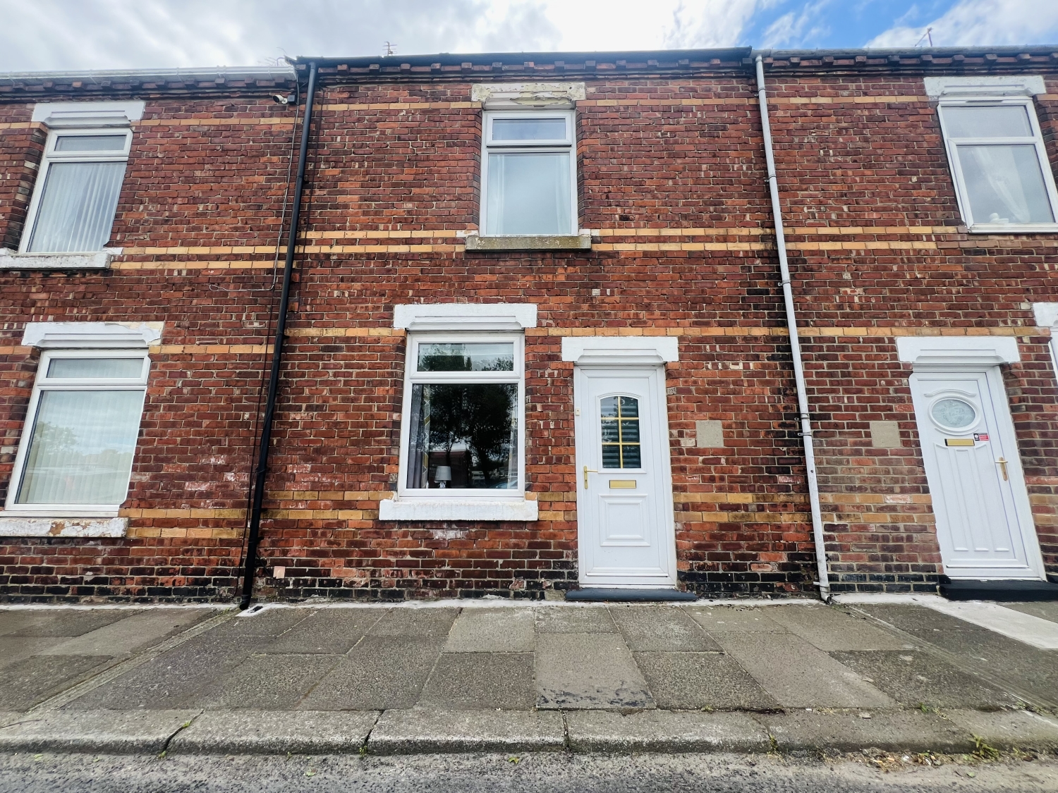 2 bedroom Terraced Under Offer