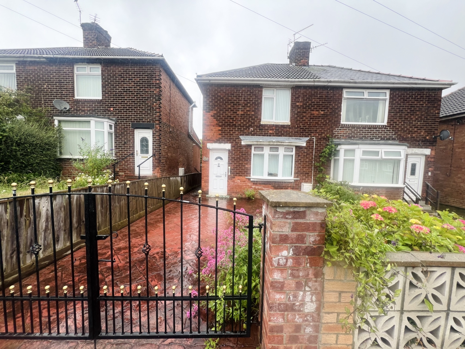 2 bedroom Semi-Detached For Sale