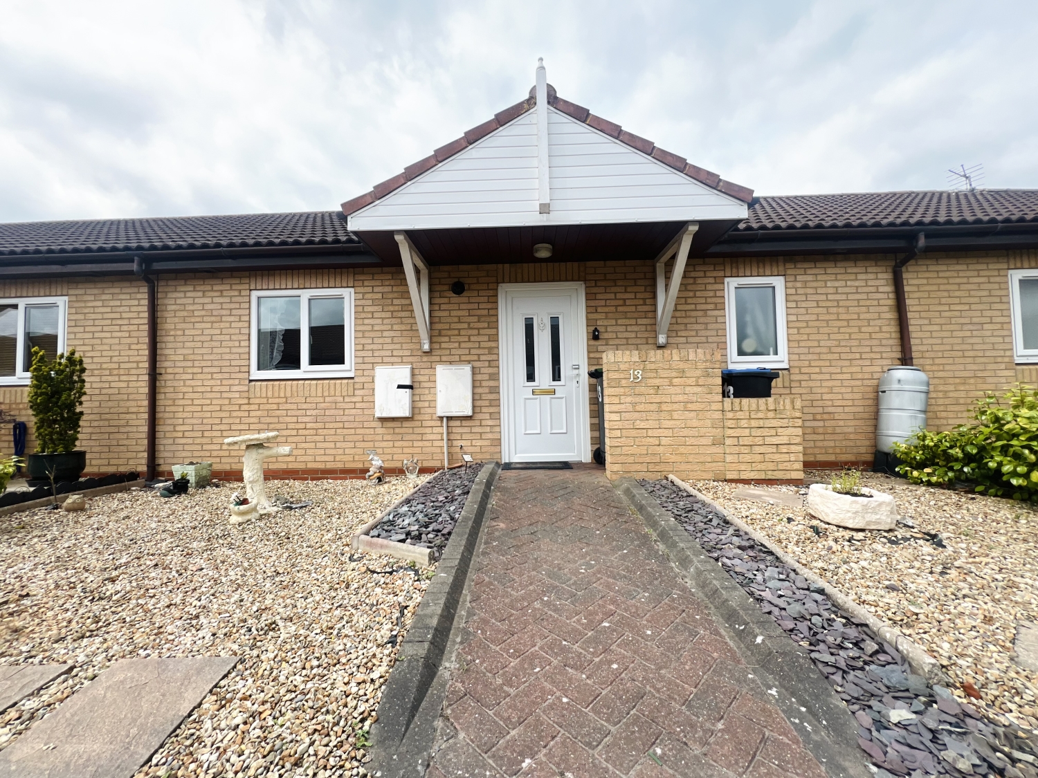 2 bedroom Terraced For Sale