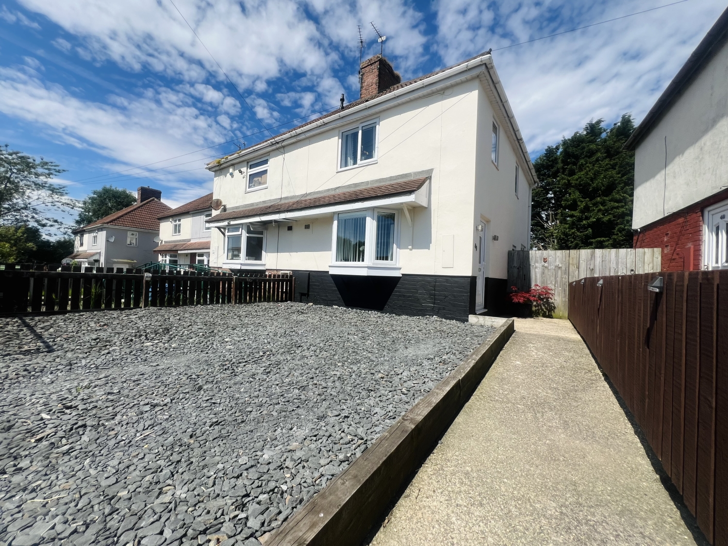 3 bedroom Semi-Detached For Sale