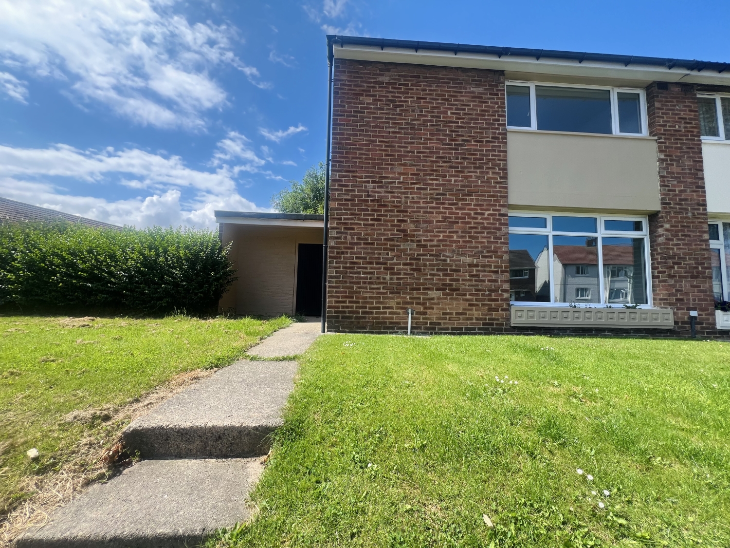 3 bedroom Semi-Detached Under Offer