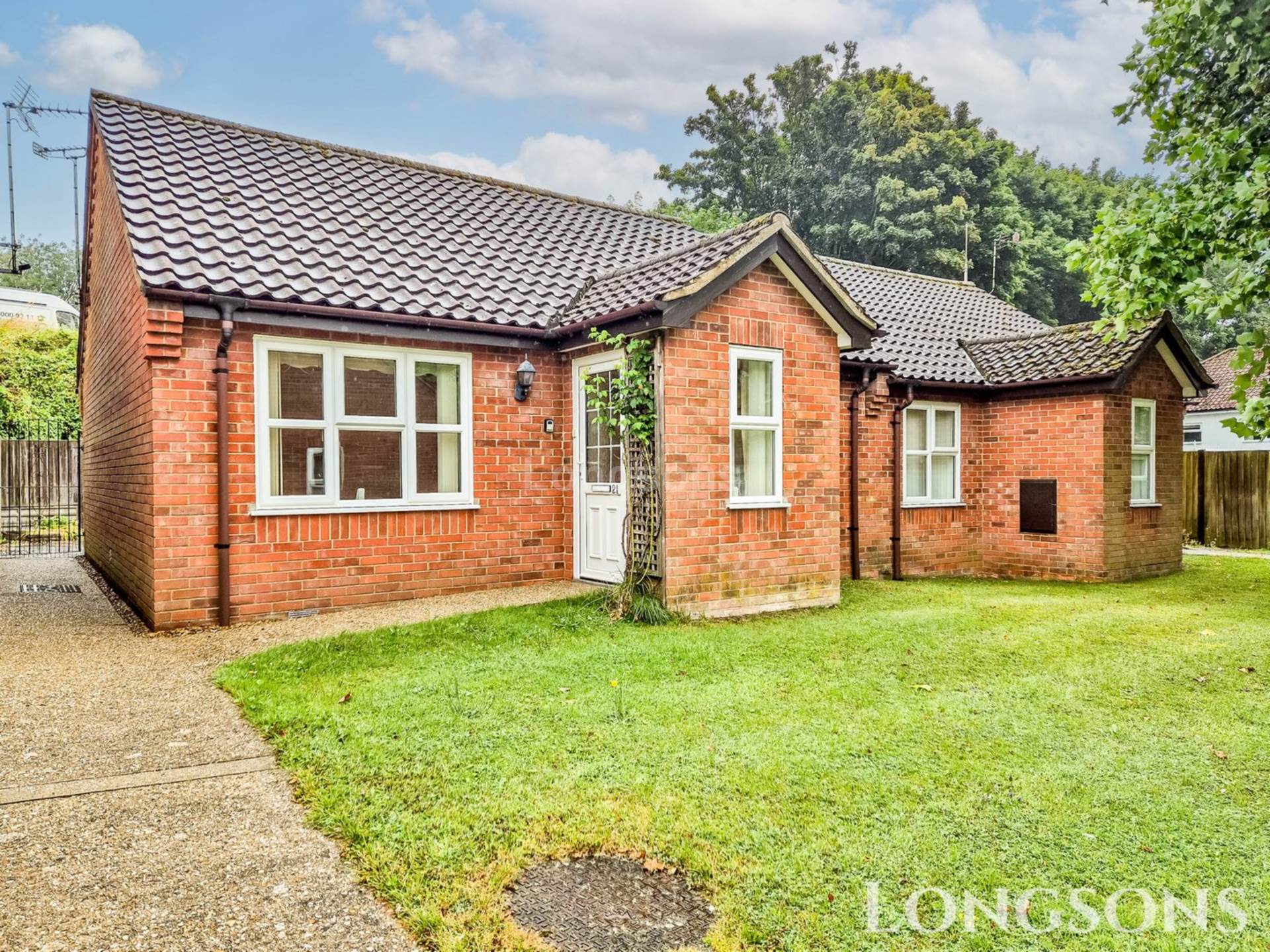 2 bedroom Semi-Detached For Sale