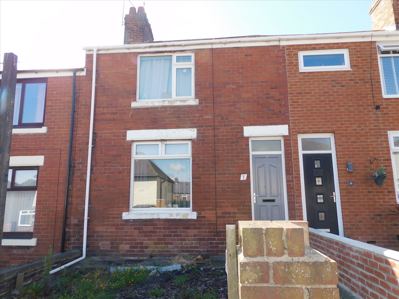 2 bedroom Terraced For Sale