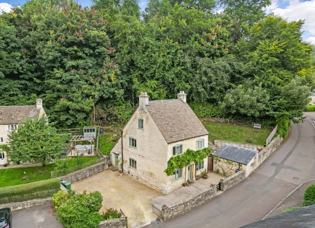 4 bedroom Property For Sale