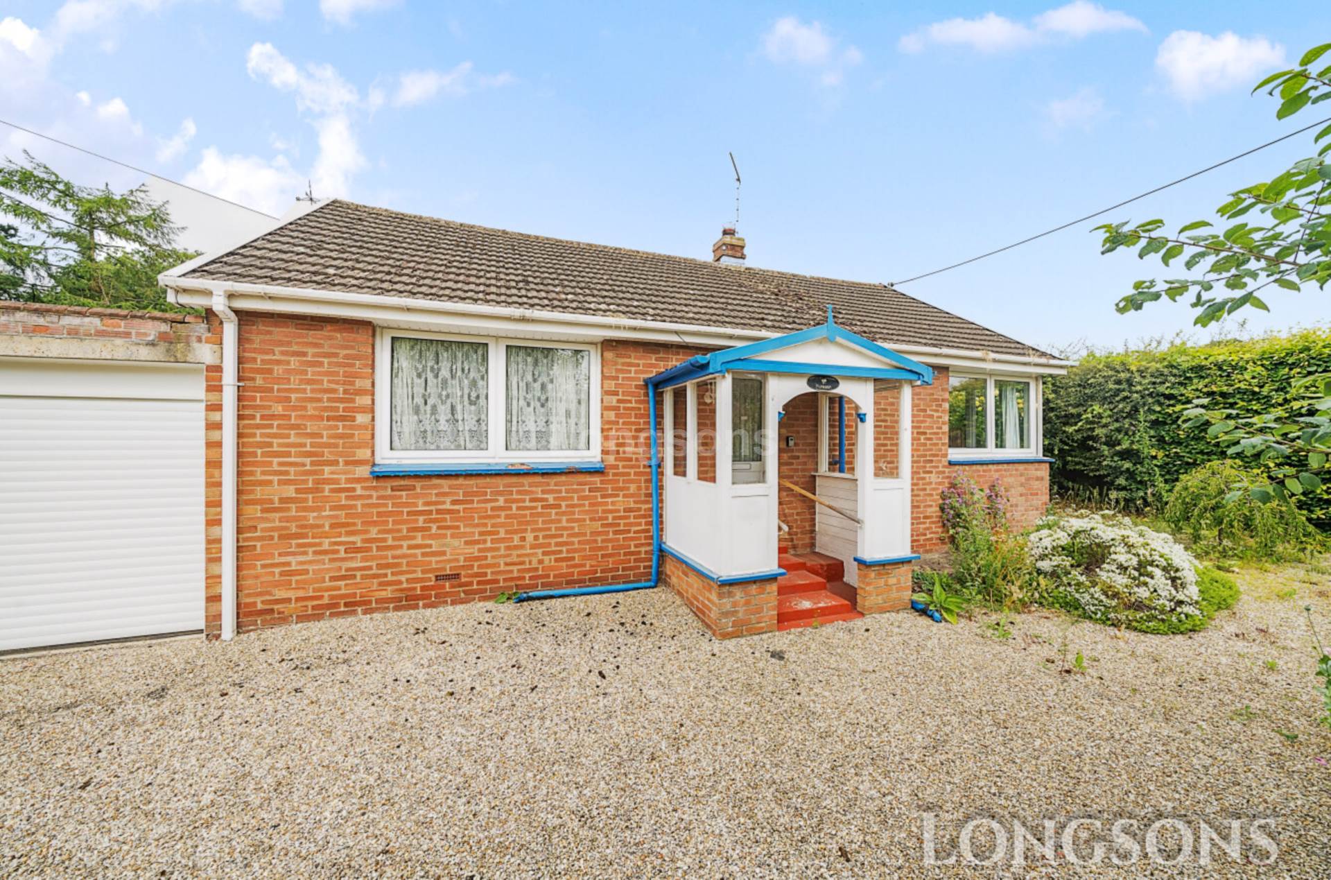 2 bedroom Detached For Sale