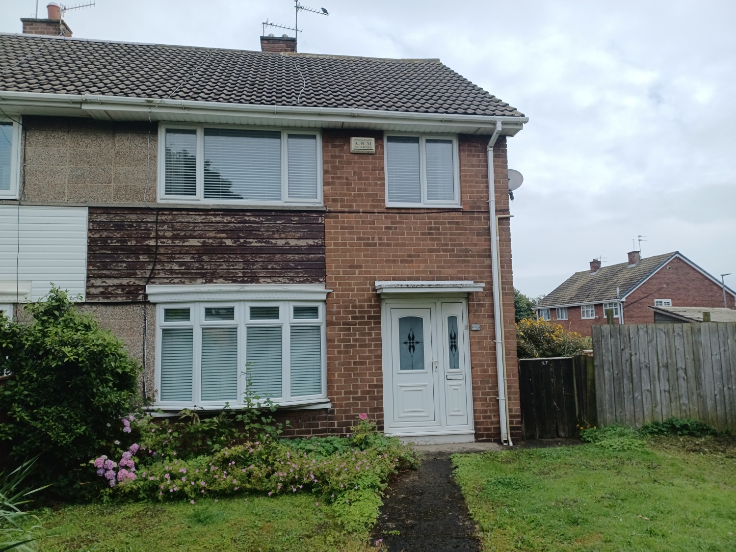 3 bedroom Semi-Detached For Sale
