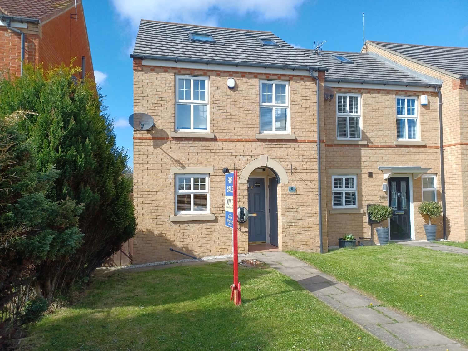 3 bedroom Semi-detached house SSTC