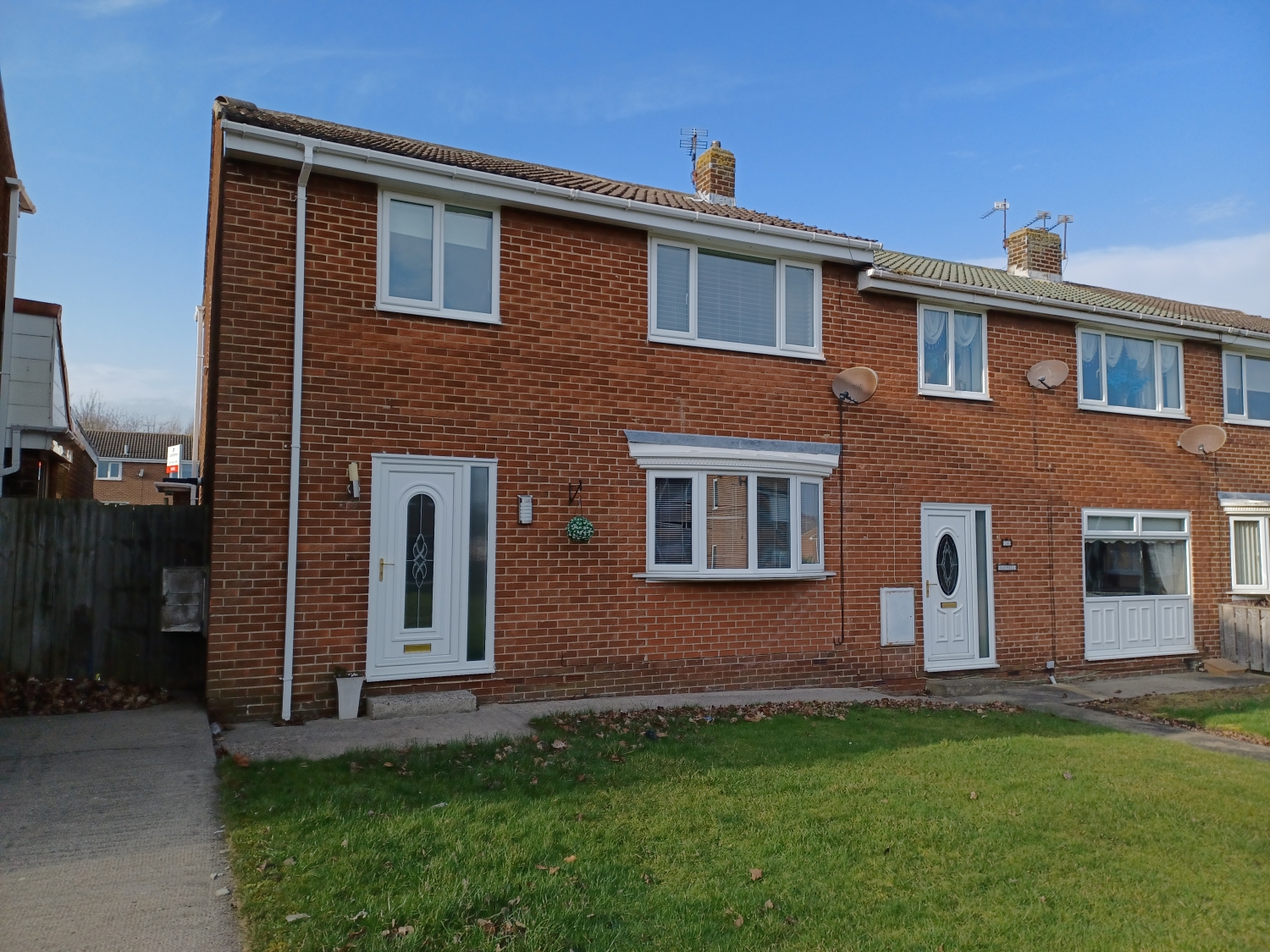 3 bedroom Semi-Detached For Sale