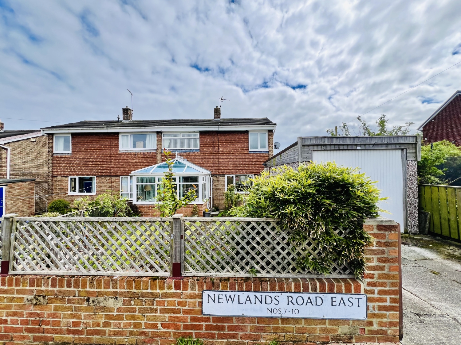 2 bedroom Semi-Detached For Sale