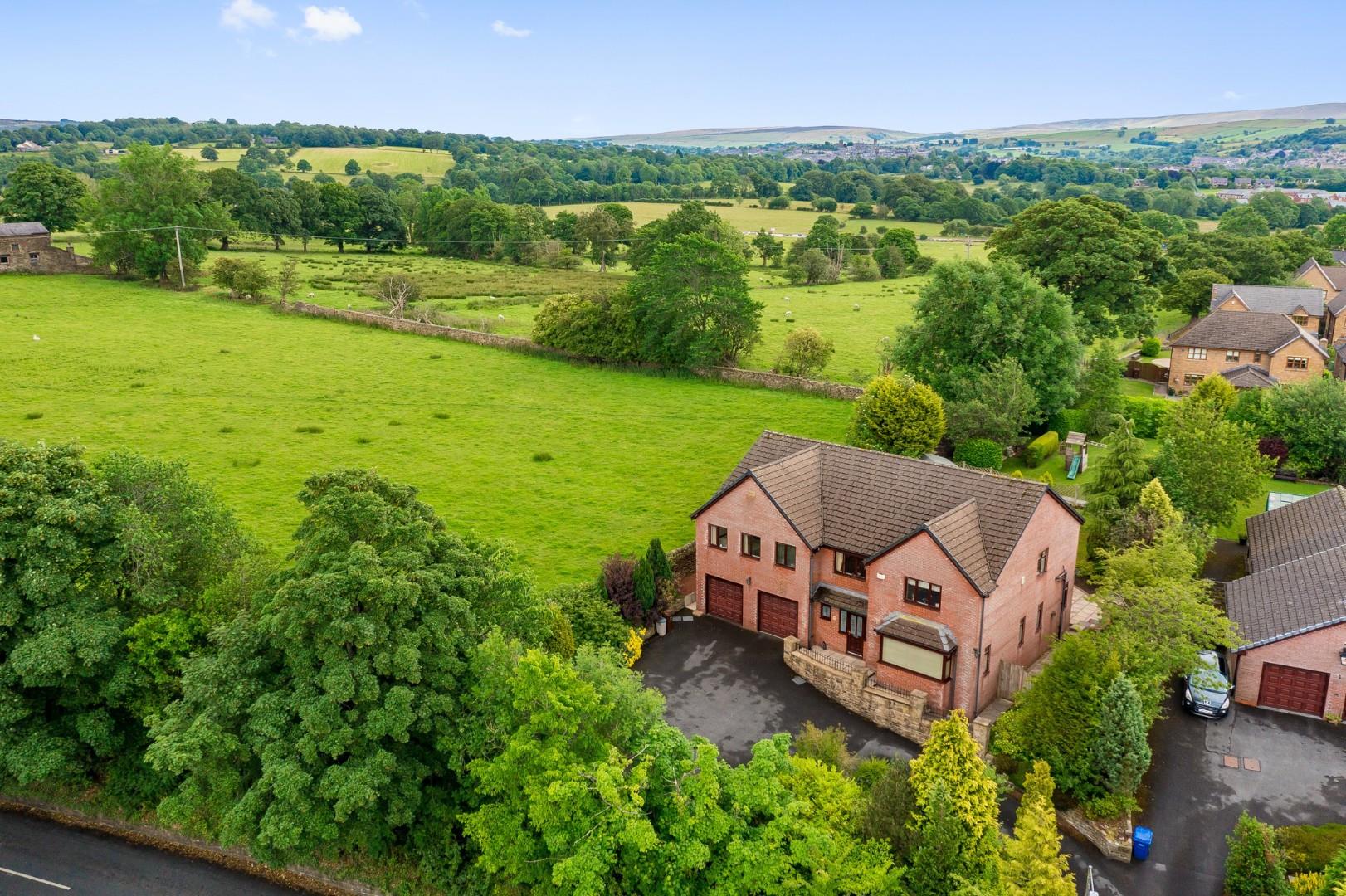 5 bedroom Detached Under Offer