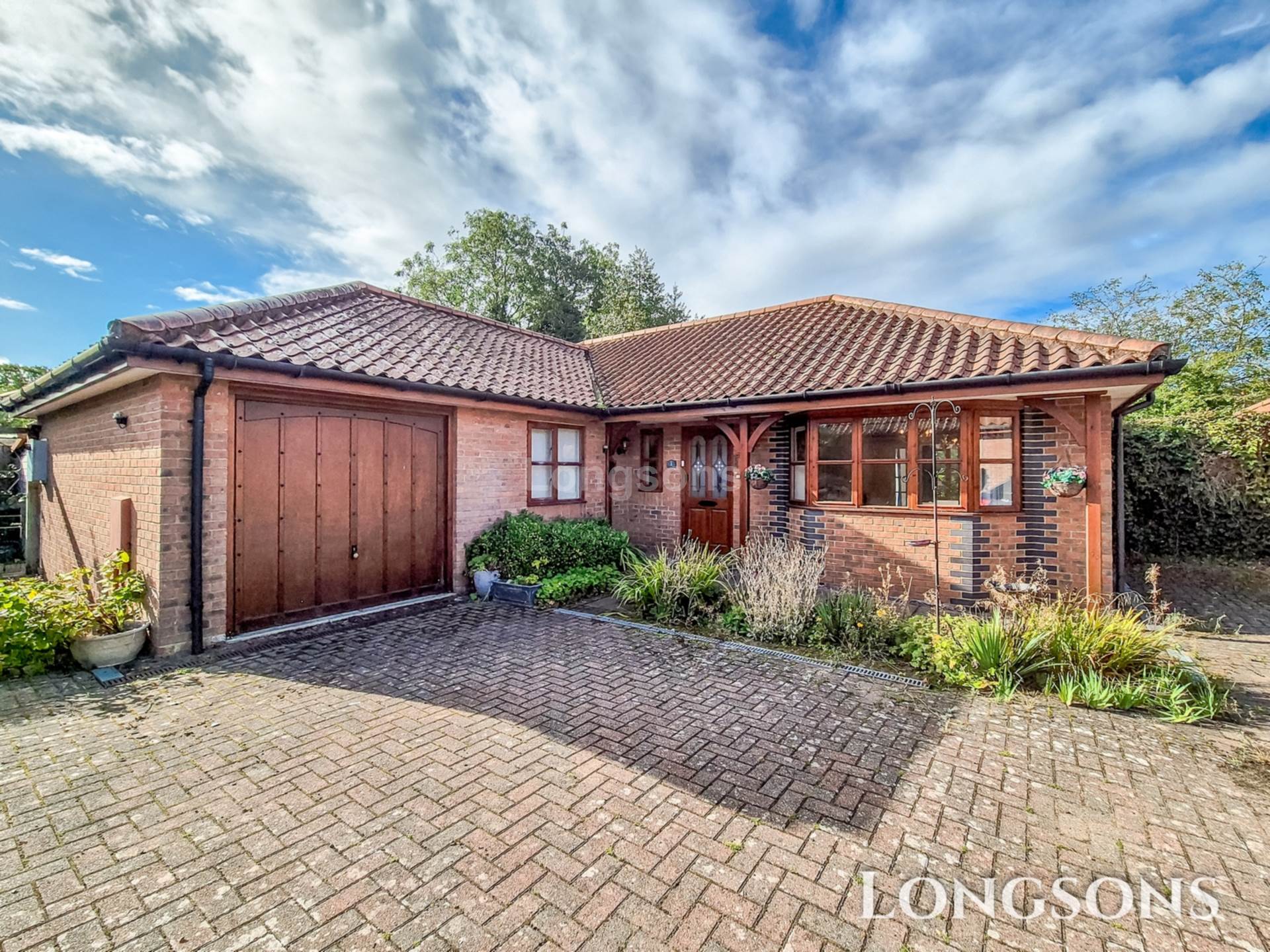 3 bedroom Detached house SSTC
